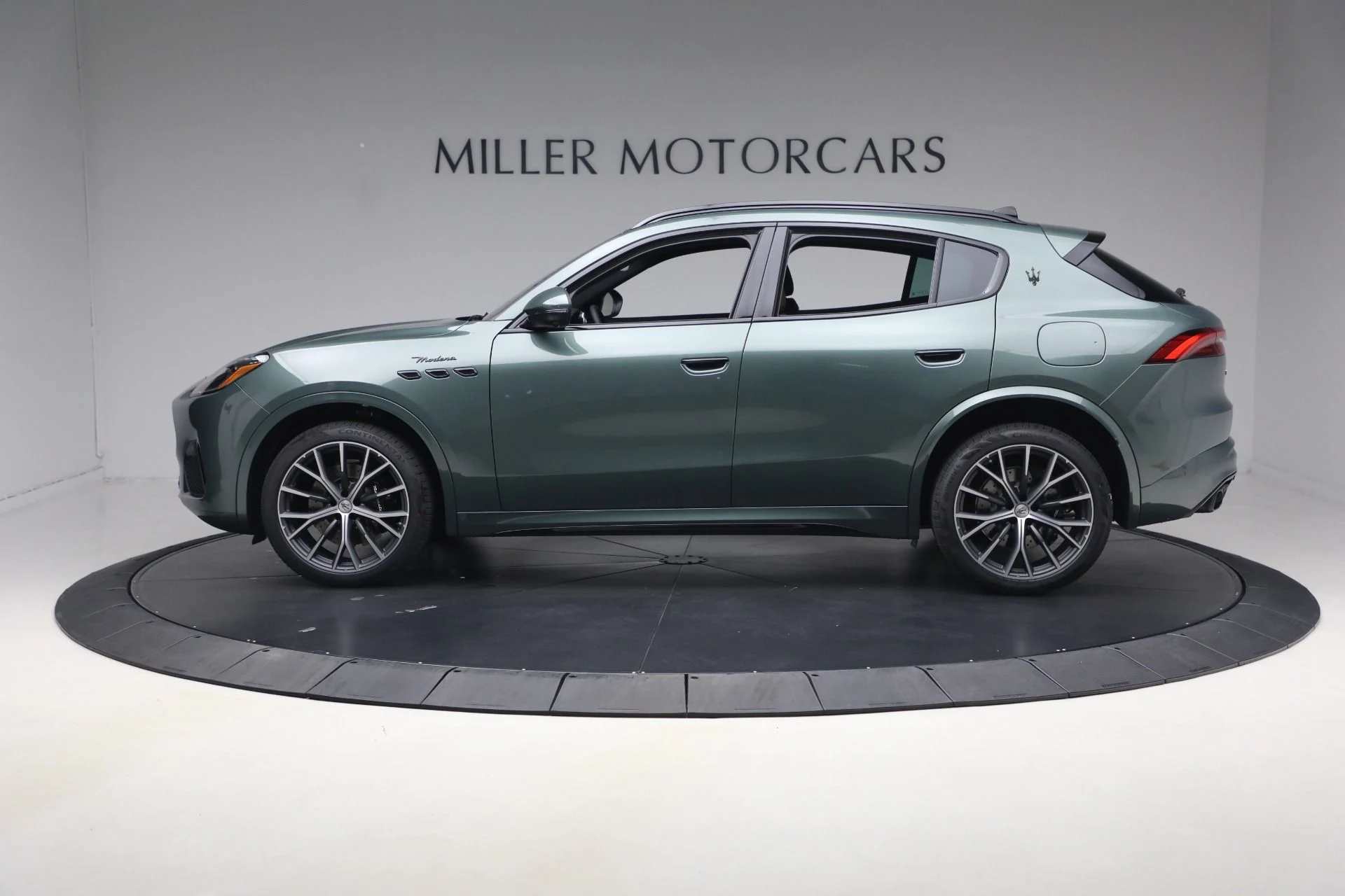 mph002_3165968860_New_2026_Maserati_Grecale_Modena_V6_1777492729_1032e3342f