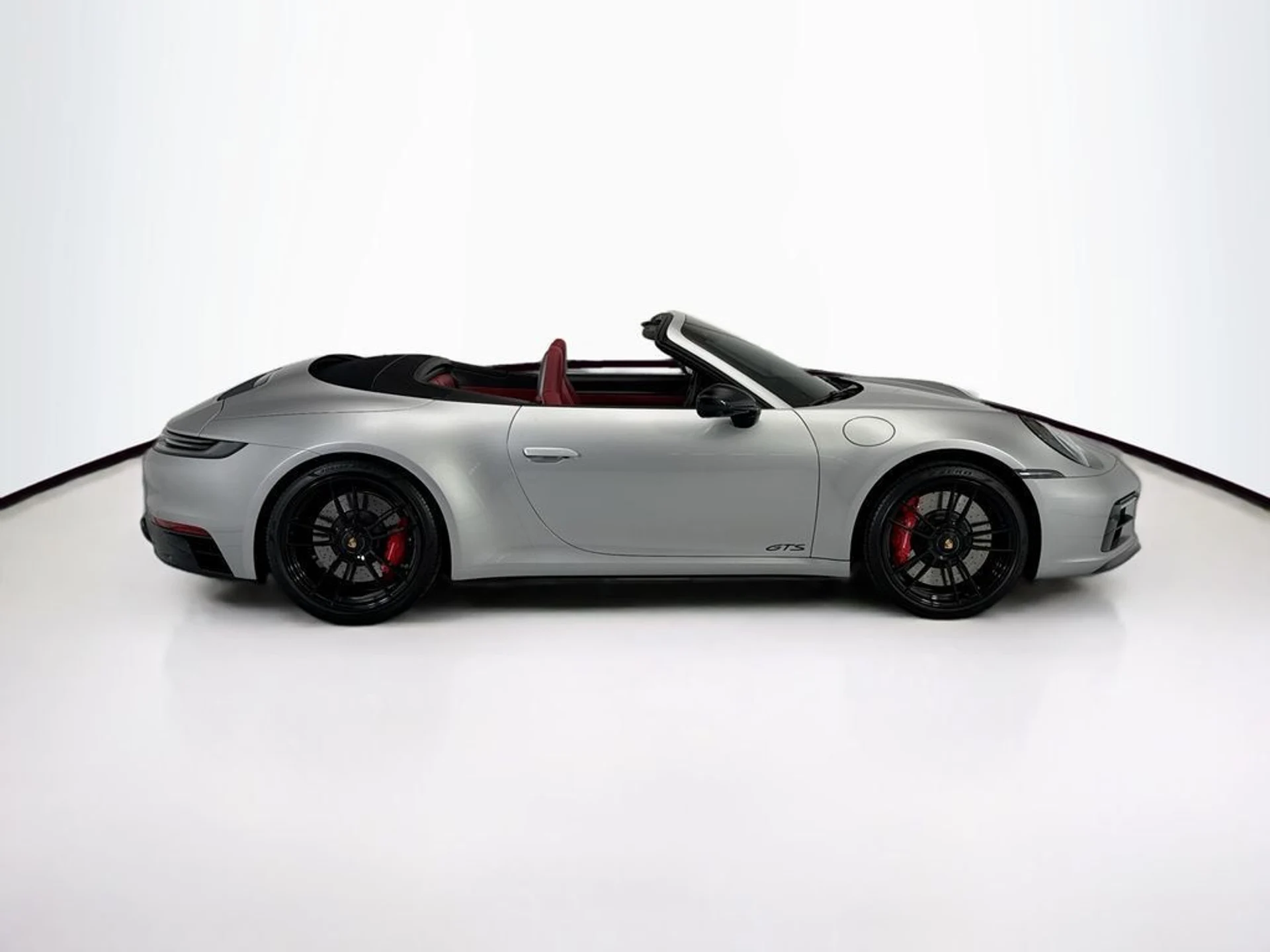 mph002_3166556778_used_2022_porsche_911_carrerascabriolet_8119_23027418_3_1024_d851ed5522