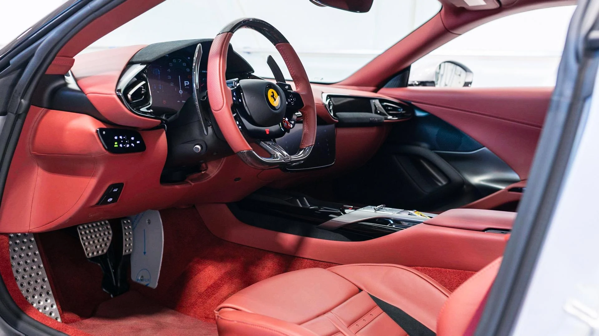 mph002_3167039966_Used_2025_Ferrari_12_Cilindri_Base_1784114398_a755f5a61c