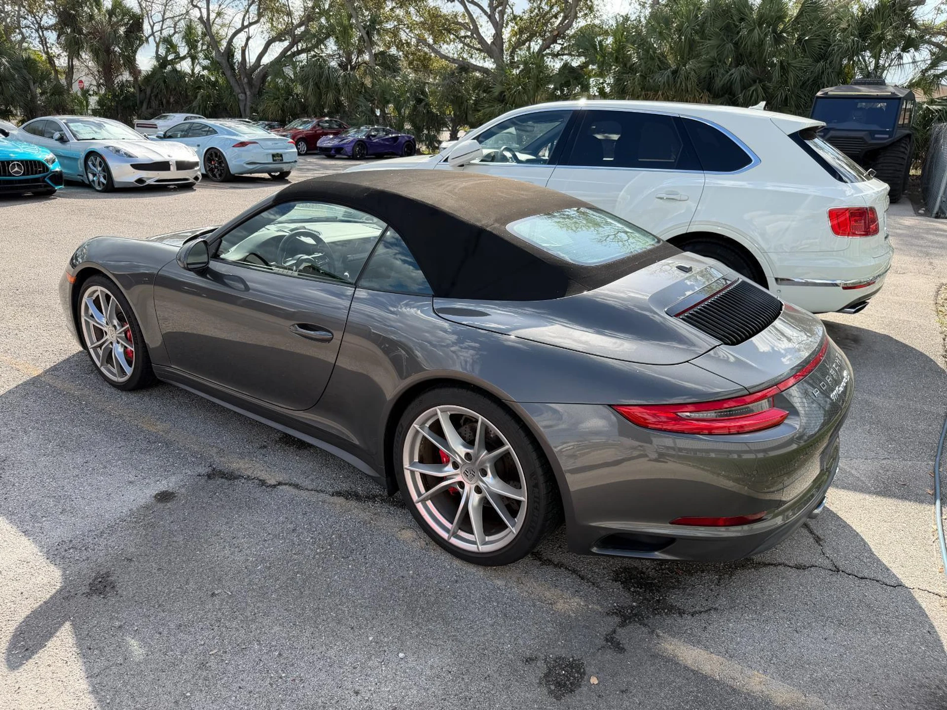 mph002_3173667528_Used_2018_Porsche_911_Carrera_S_1772576637_5c8b8c9391