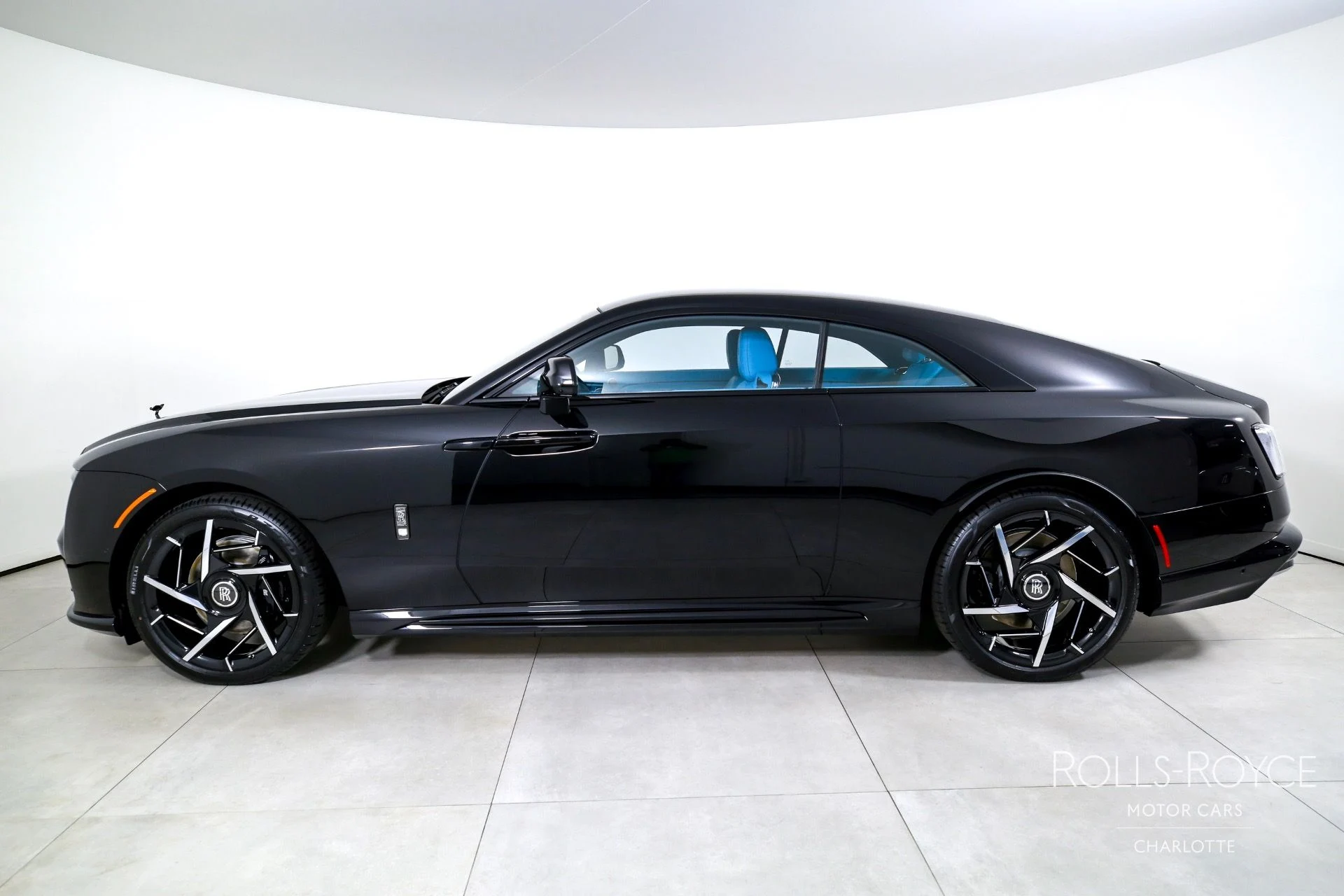 mph002_3179708155_Used_2025_Rolls_Royce_Black_Badge_Spectre_1752785371_10545533ef
