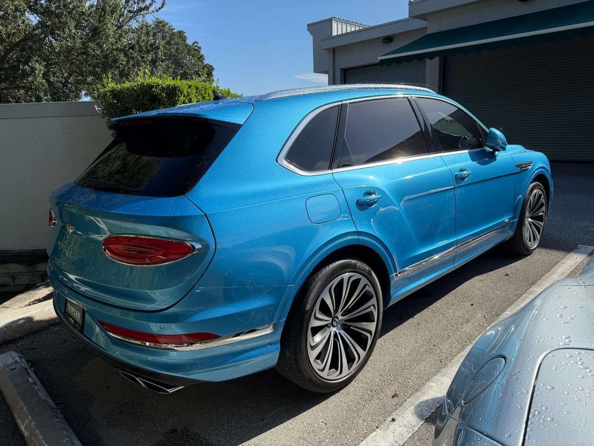 mph002_3189233625_Used_2022_Bentley_Bentayga_V8_1789657402_59553c6824