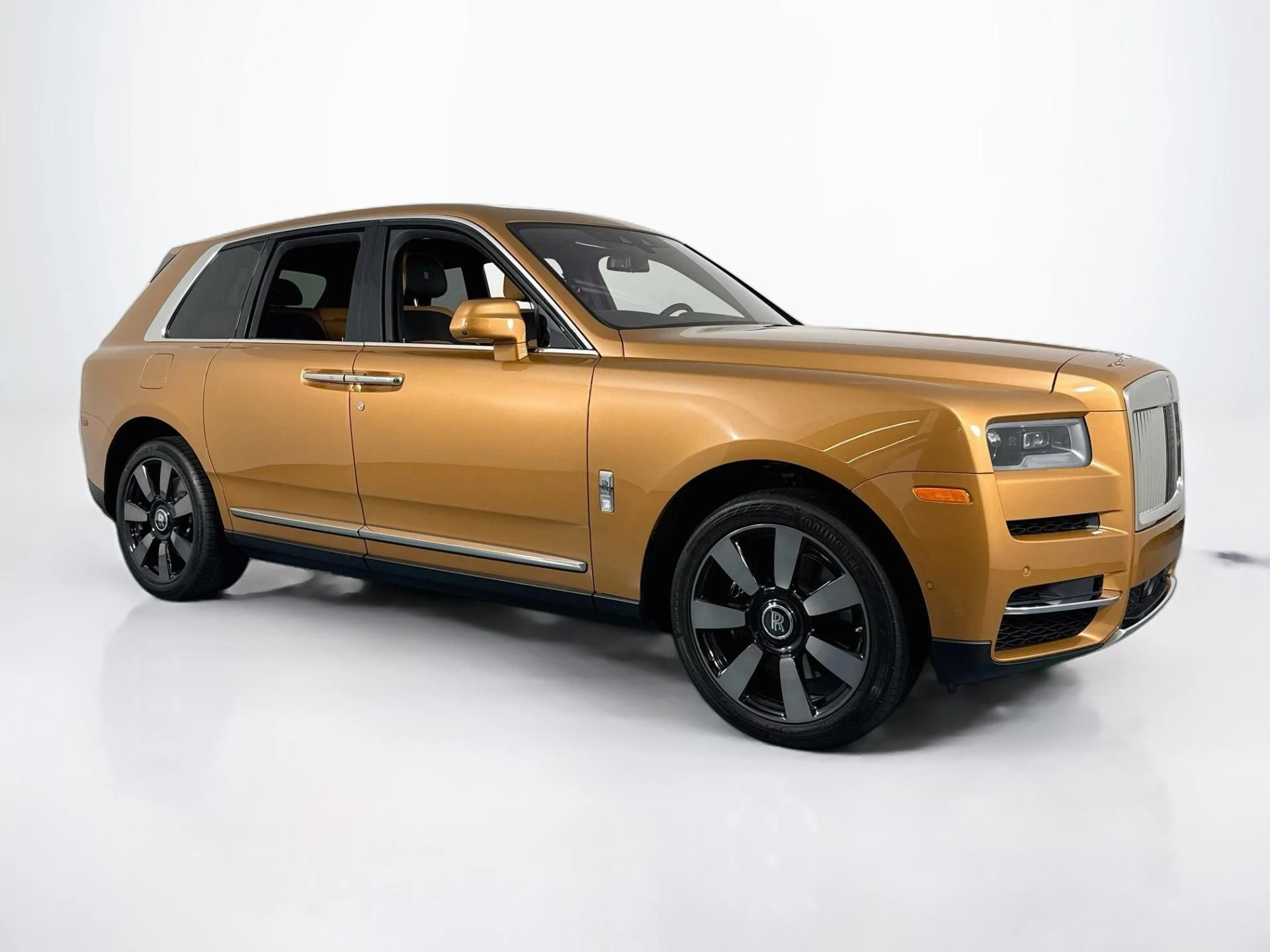 mph002_3208871805_Used_2023_Rolls_Royce_Cullinan_1790281982_1936828378