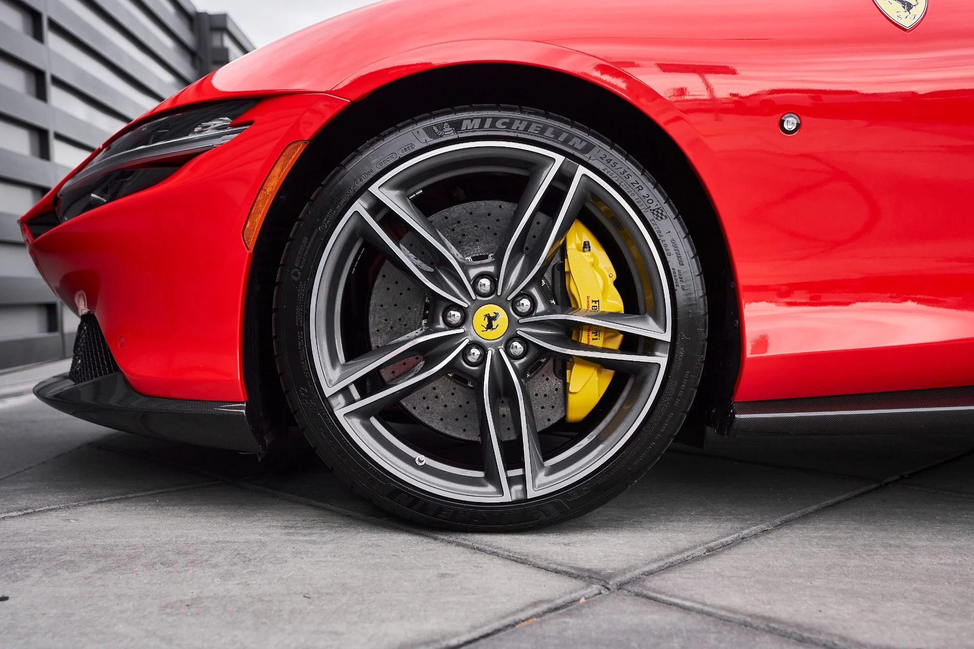 mph002_3217533917_Used_2023_Ferrari_Roma_Base_1761598992_4b951910a6