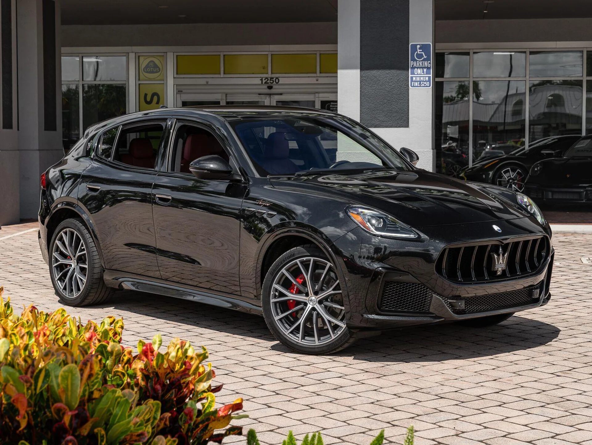mph002_3227179055_Used_2023_Maserati_Grecale_Trofeo_1785960042_f4afbef86b