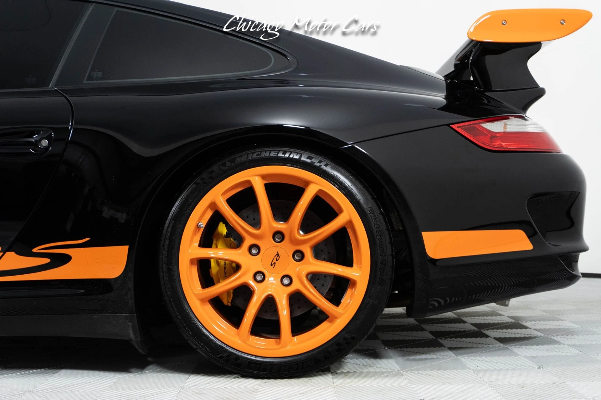 mph002_324076303_13459_p3_l_3bb2c553f7