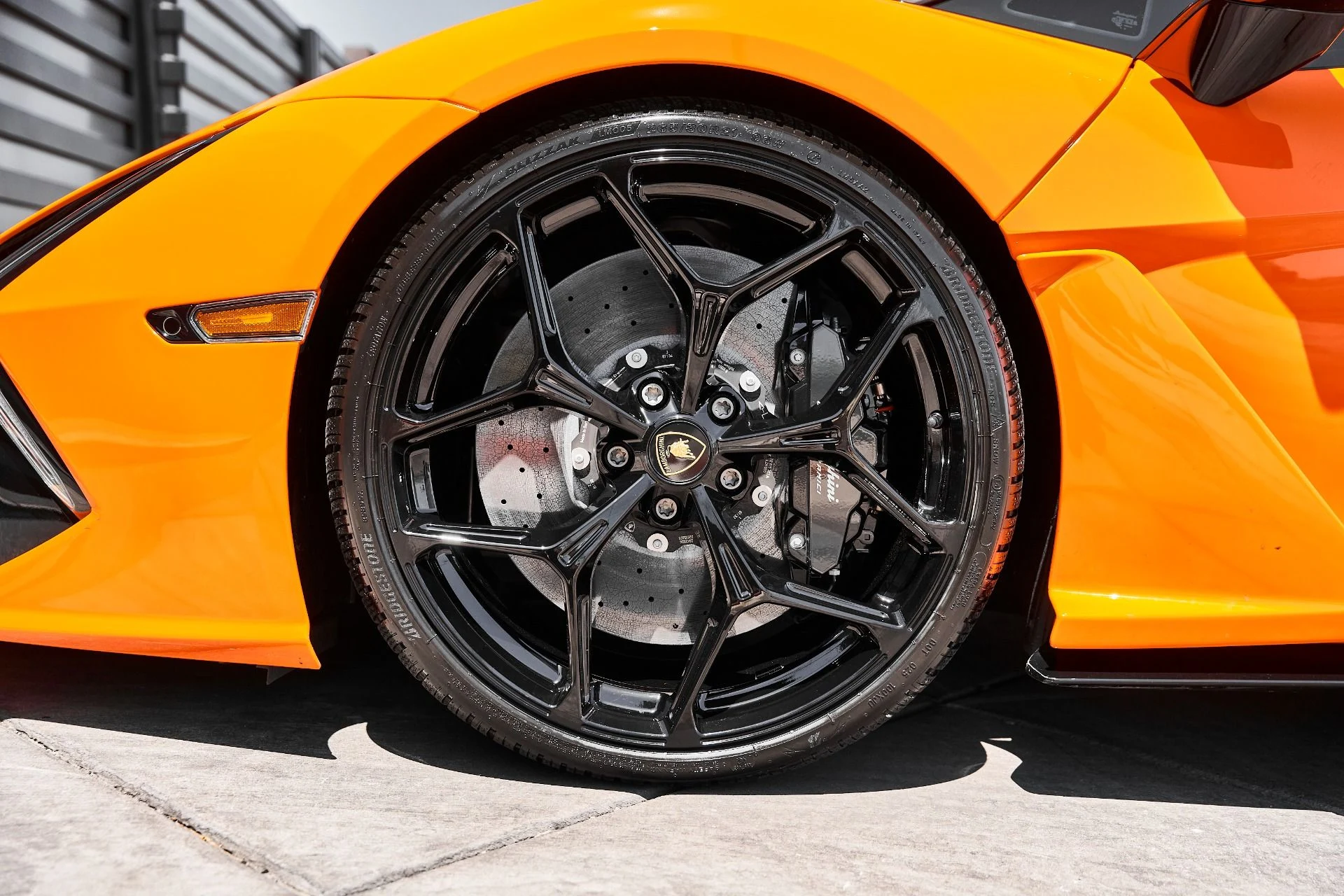 mph002_3242078102_Used_2024_Lamborghini_Revuelto_Base_1777394253_80108878de