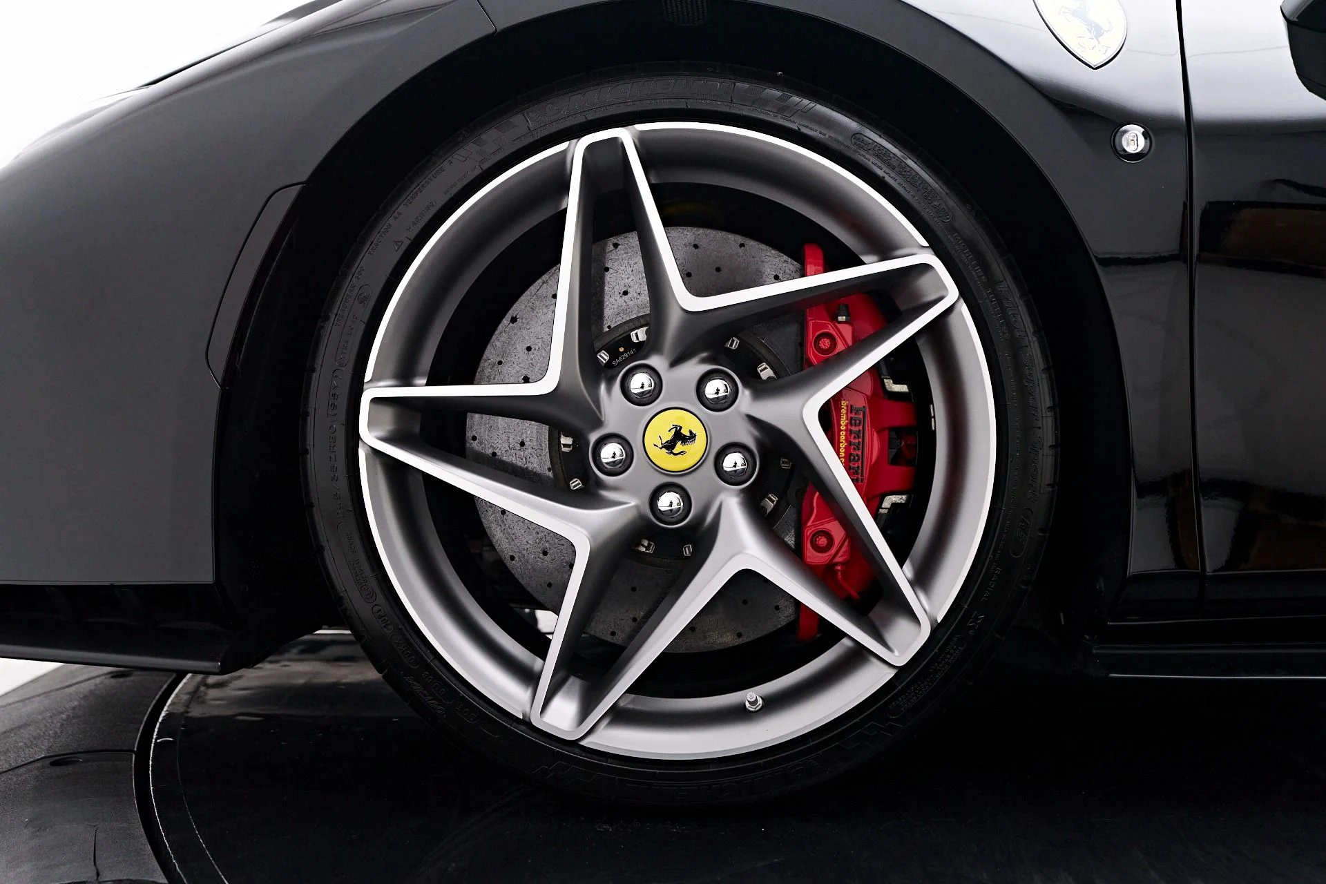 mph002_3252119239_Used_2022_Ferrari_F8_Spider_Base_1757638603_2bc535da9a