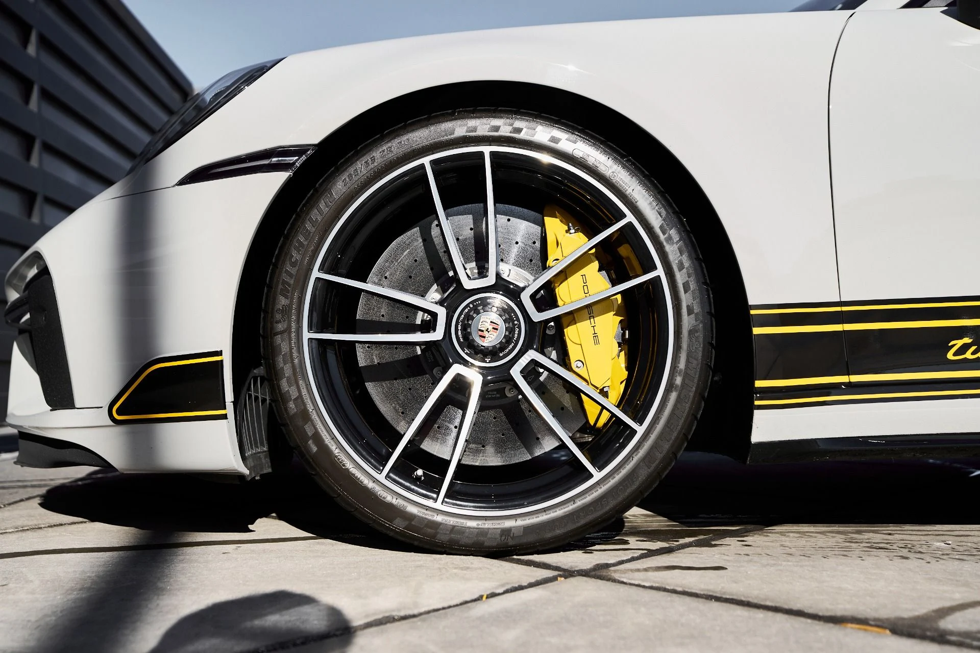 mph002_3262421624_Used_2021_Porsche_911_Turbo_S_1765592893_969b3b72e4