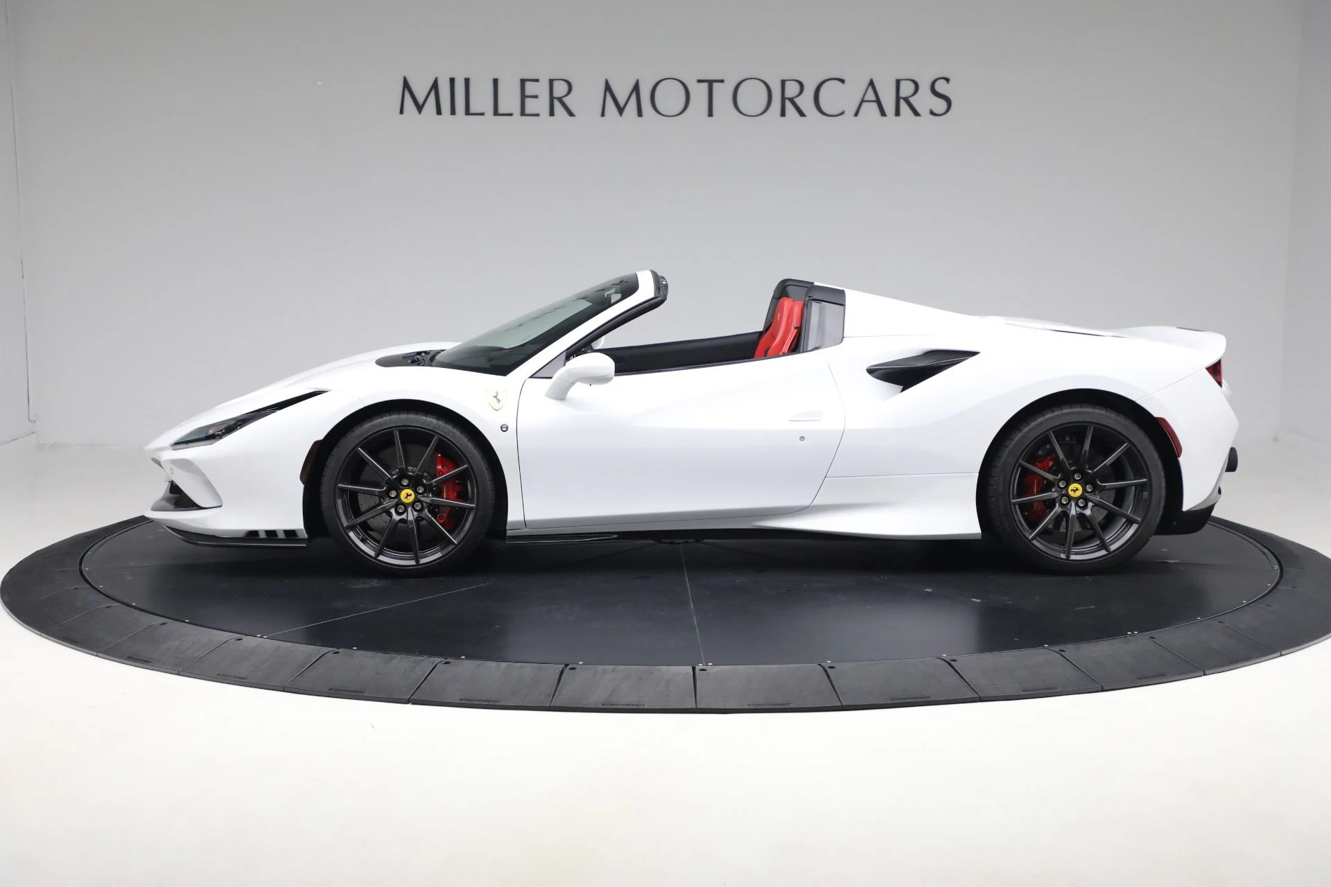 mph002_3268368347_Used_2023_Ferrari_F8_Spider_875e0f32dd