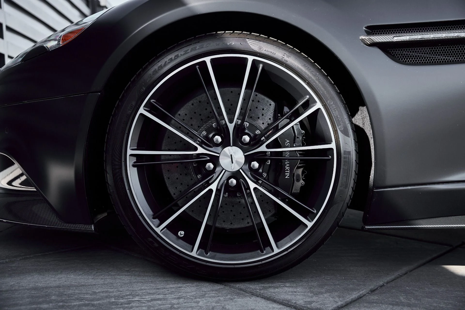 mph002_327049789_Used_2014_Aston_Martin_Vanquish_V12_1773193781_00ff899e07