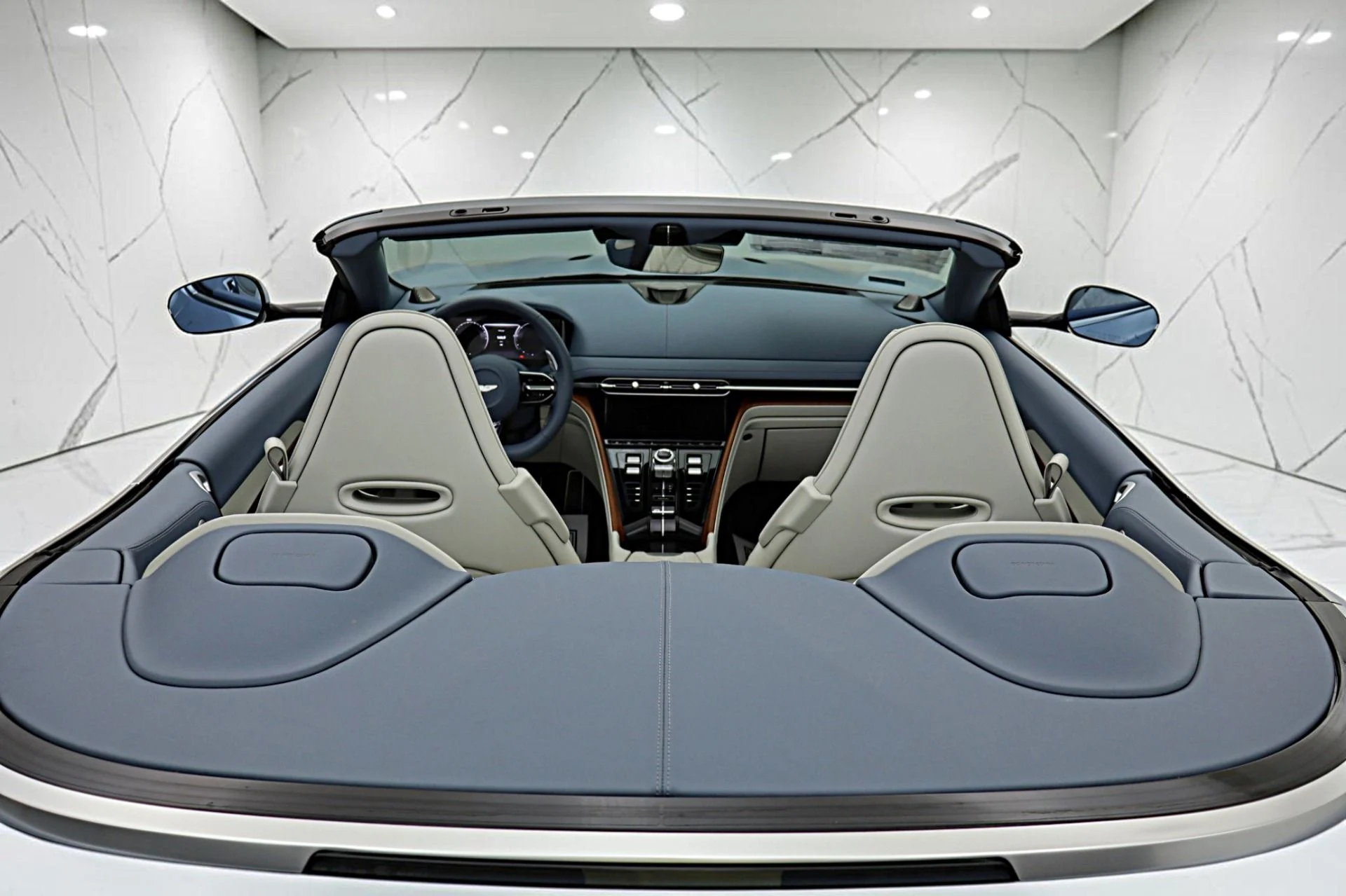 mph002_3281323283_New_2026_Aston_Martin_DB_12_Volante_d15f091166