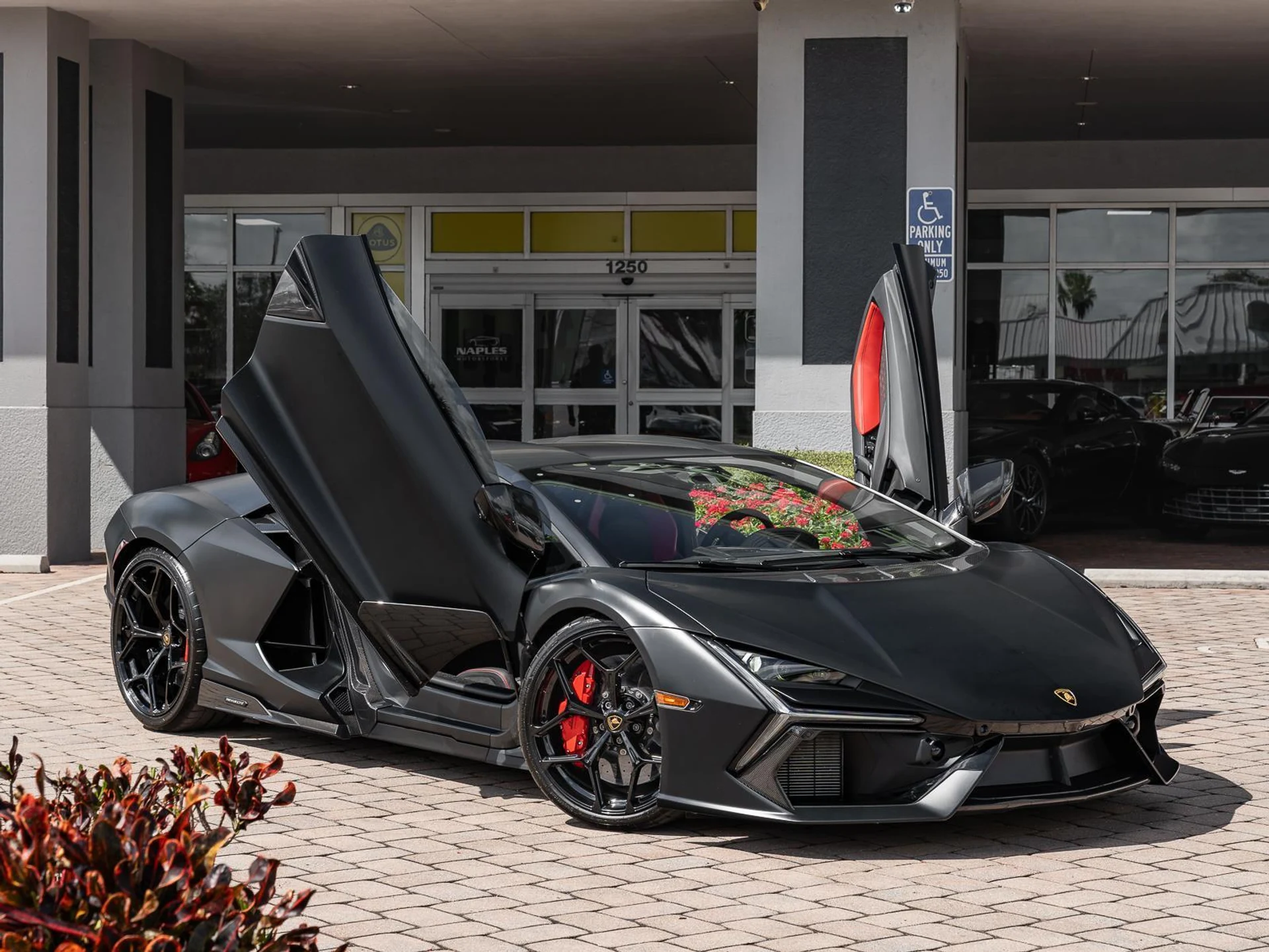 mph002_3287513709_Used_2024_Lamborghini_Revuelto_Coupe_1772801260_675a2601c3