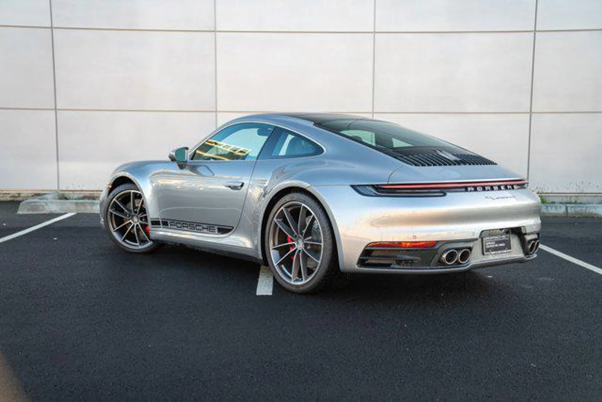 mph002_3289127790_t76qs9_Nbmrgc_Far_BN_Mgair_Wu_RIU_0dfee2924a