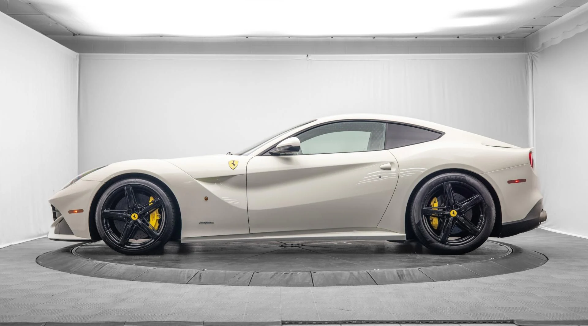 mph002_3289623252_Used_2014_Ferrari_F12berlinetta_Berlinetta_1755332466_35960bfd4b