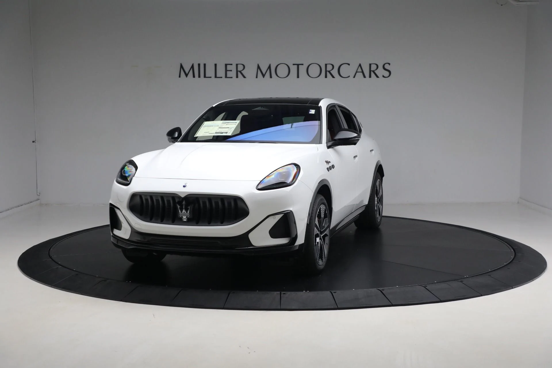 mph002_3294098611_New_2025_Maserati_Grecale_Folgore_eac4495909