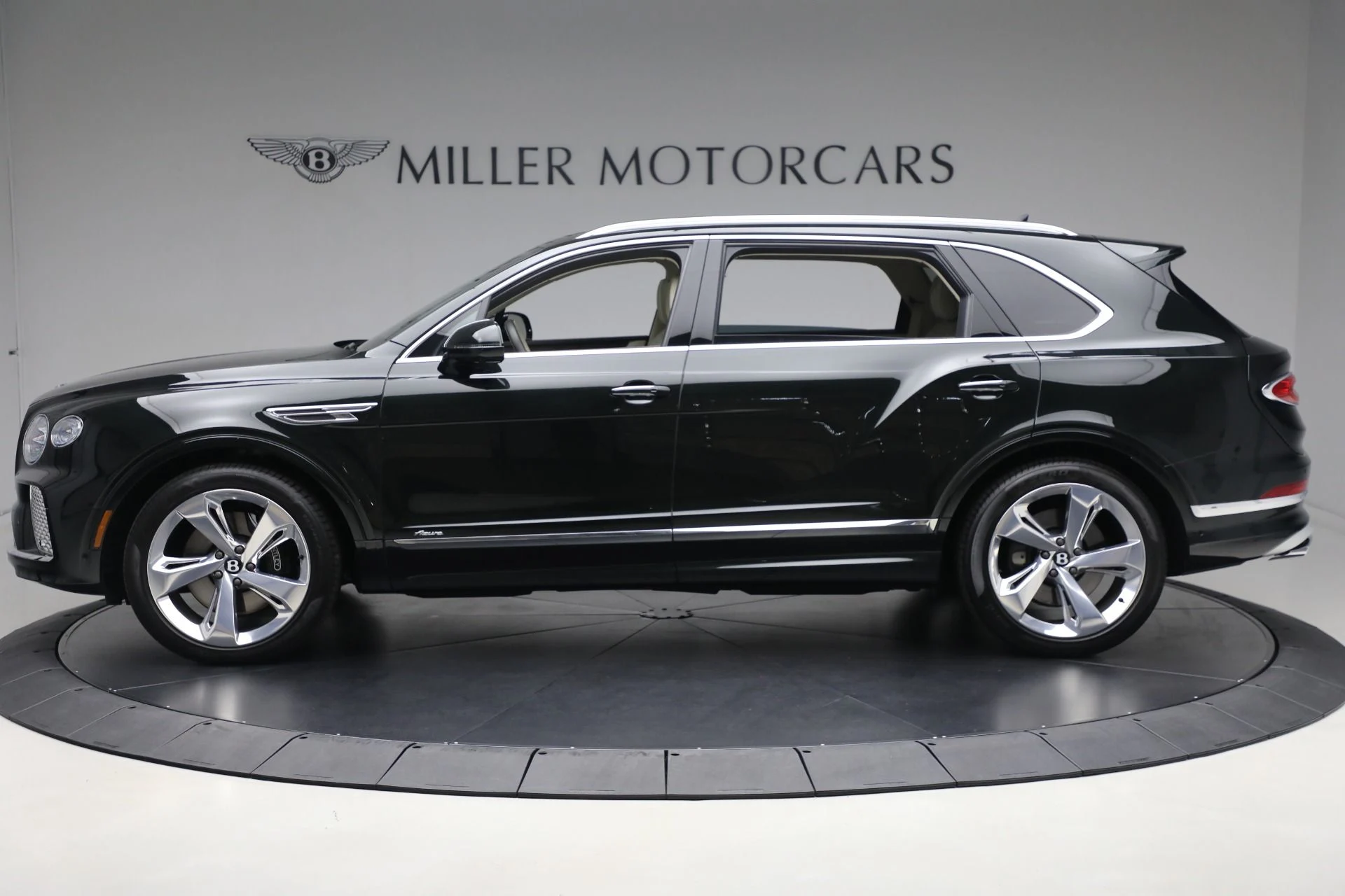 mph002_3305774836_Used_2024_Bentley_Bentayga_EWB_Azure_V8_8e1c8aa342
