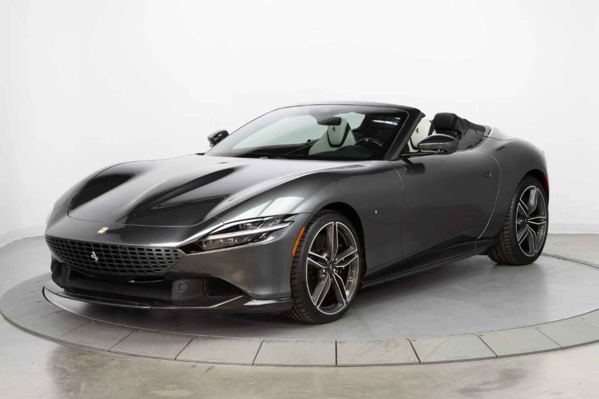 mph002_331929338_Used_2024_Ferrari_Roma_Spider_e4c4f2c868