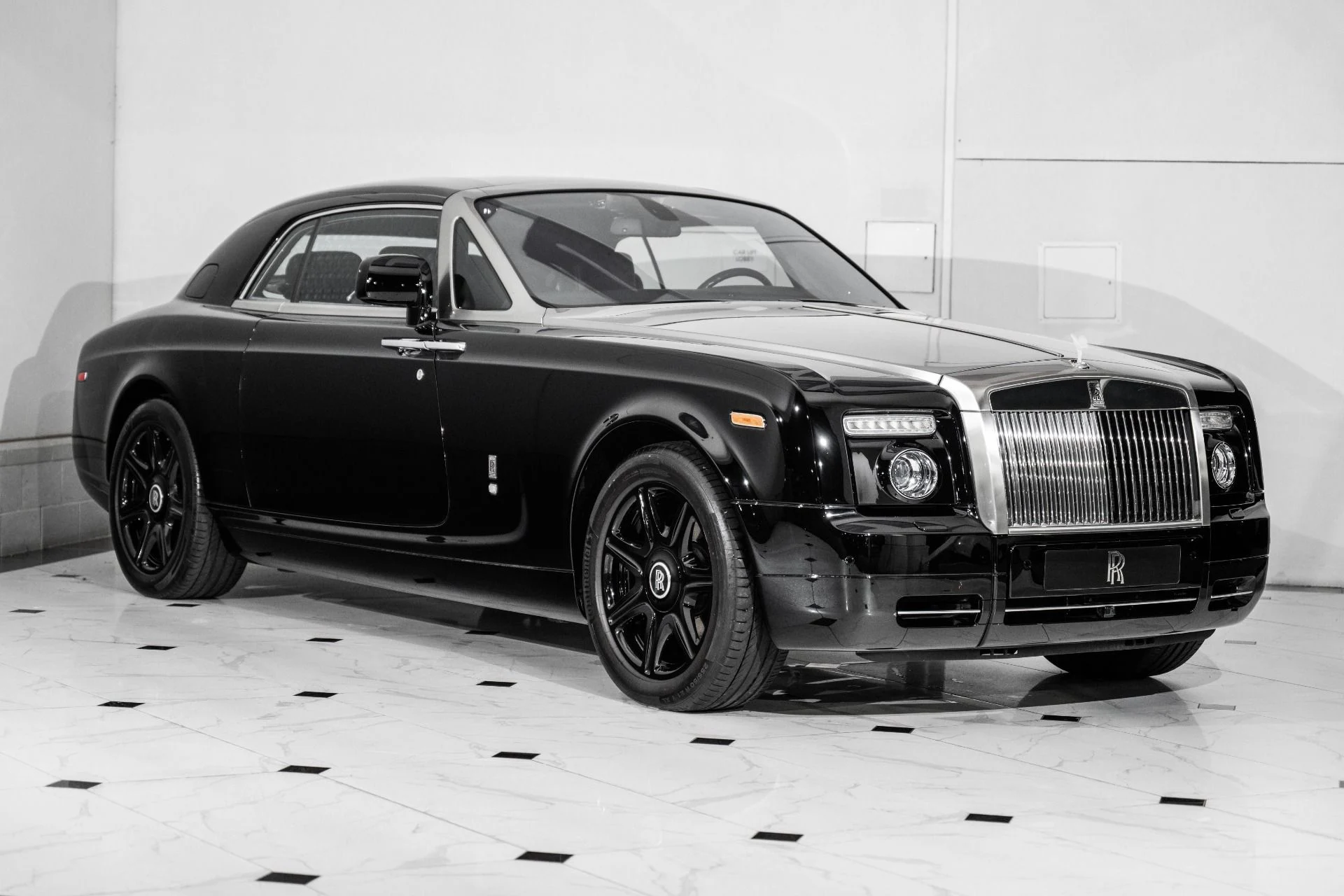 mph002_332199746_Used_2010_Rolls_Royce_Phantom_Coupe_1760972669_b6a4e45e3b