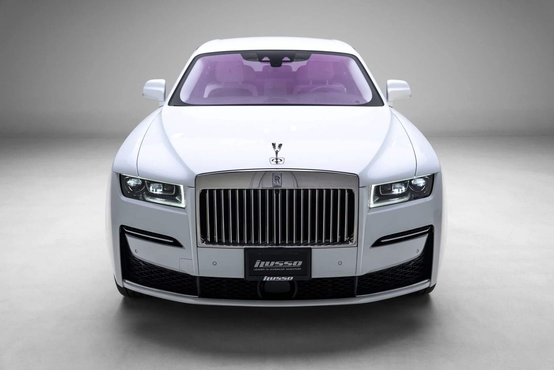 mph002_3350112786_Used_2022_Rolls_Royce_Ghost_1775153152_f7d7ff2be2