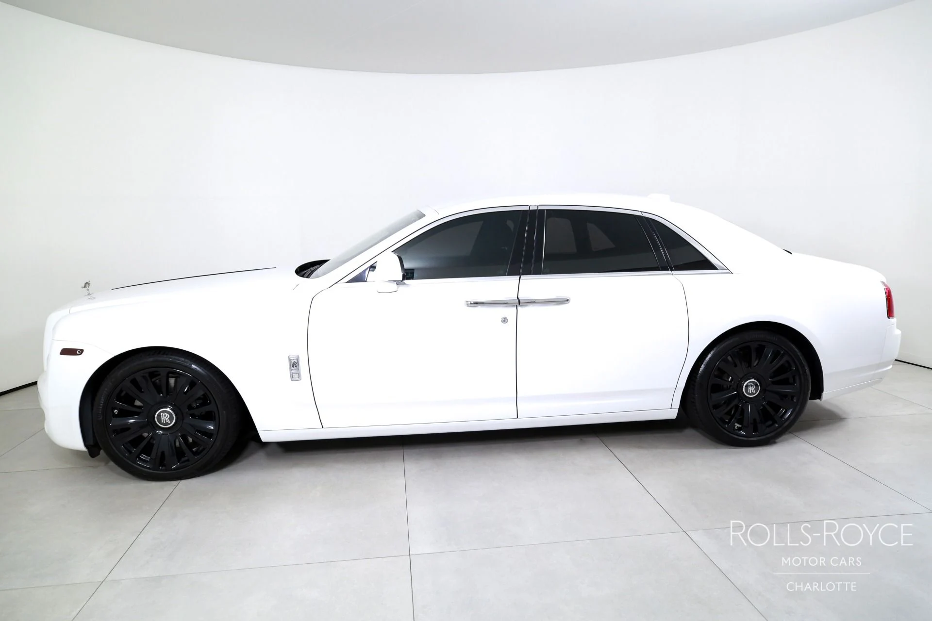 mph002_3352797608_Used_2019_Rolls_Royce_Ghost_1783112154_539858caaa