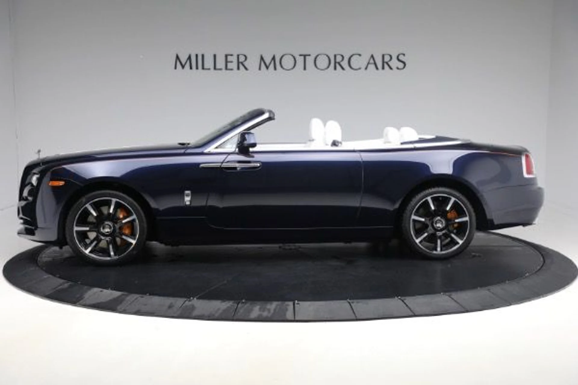 mph002_3353554228_Used_2019_Rolls_Royce_Dawn_c07556c700