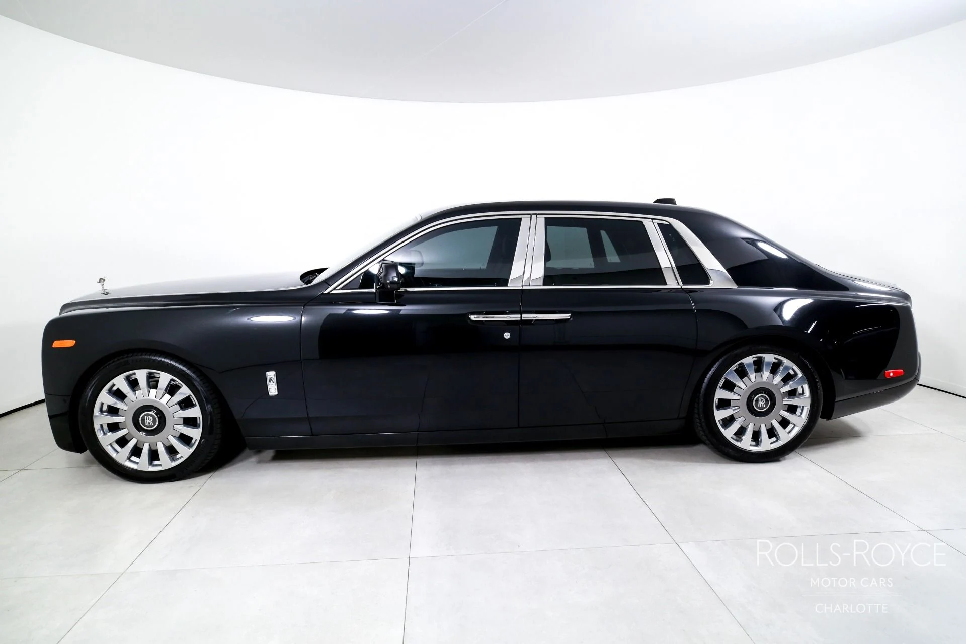 mph002_3357433741_Used_2020_Rolls_Royce_Phantom_1781192797_00c3558acc