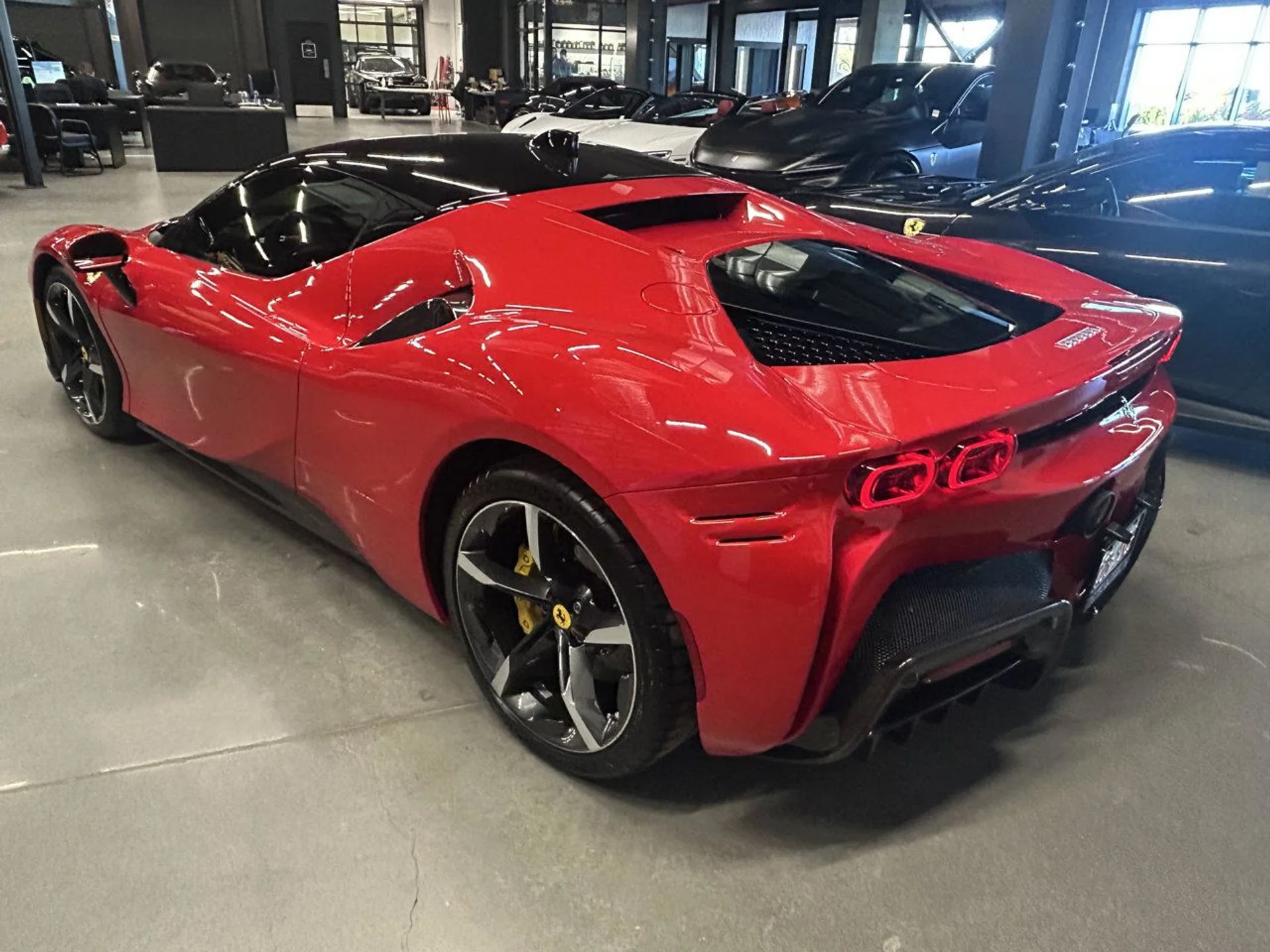 mph002_336038969_ferrari_sf90_stradale_2023_534186481c