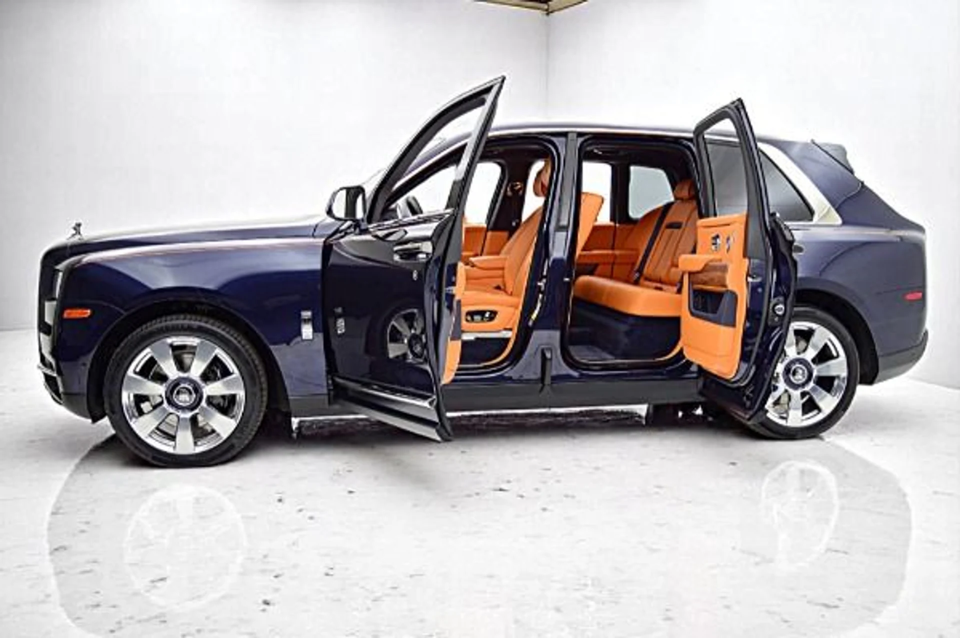 mph002_3368980211_Used_2025_Rolls_Royce_Cullinan_LEASE_OPTIONS_AVAILABLE_fea7d3fd3f