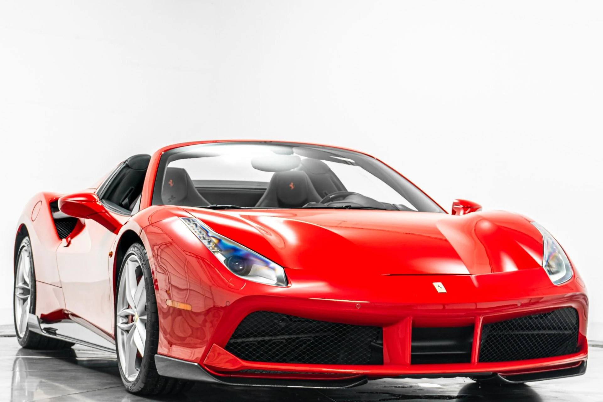 mph002_3369302145_Used_2017_Ferrari_488_Spider_1776892086_f30361bae9