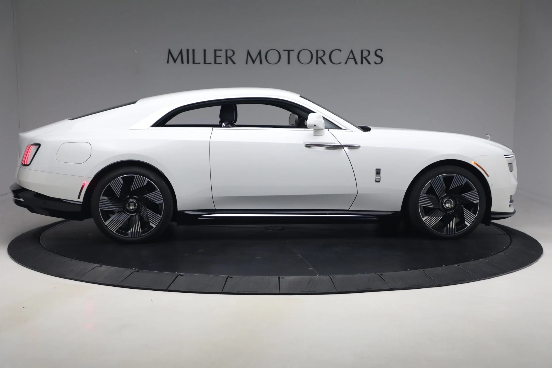 mph002_3374378929_Used_2026_Rolls_Royce_Spectre_a914c2d2c1