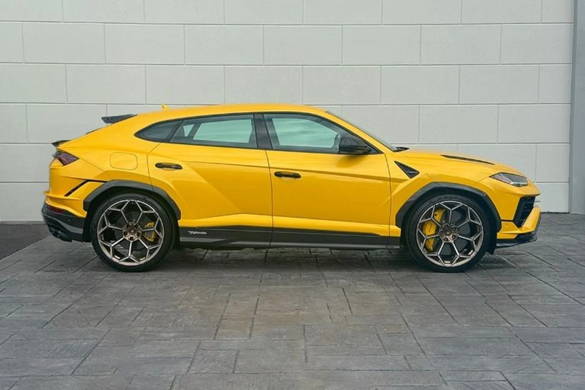 mph002_3378576768_Used_2024_Lamborghini_Urus_Performante_1737405273_28e321d93d
