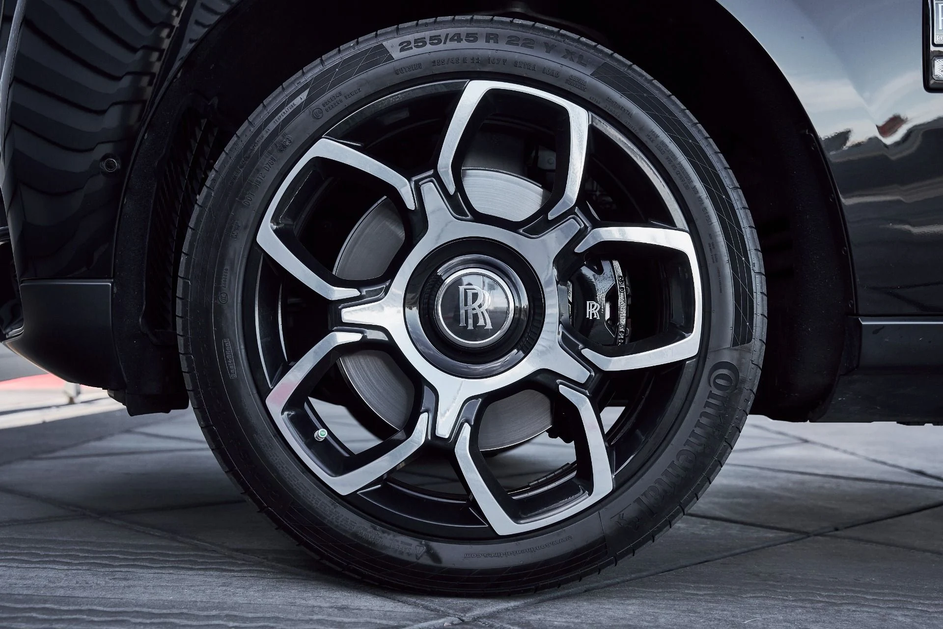 mph002_3378914590_Used_2022_Rolls_Royce_Cullinan_Black_Badge_1768359449_c458480485