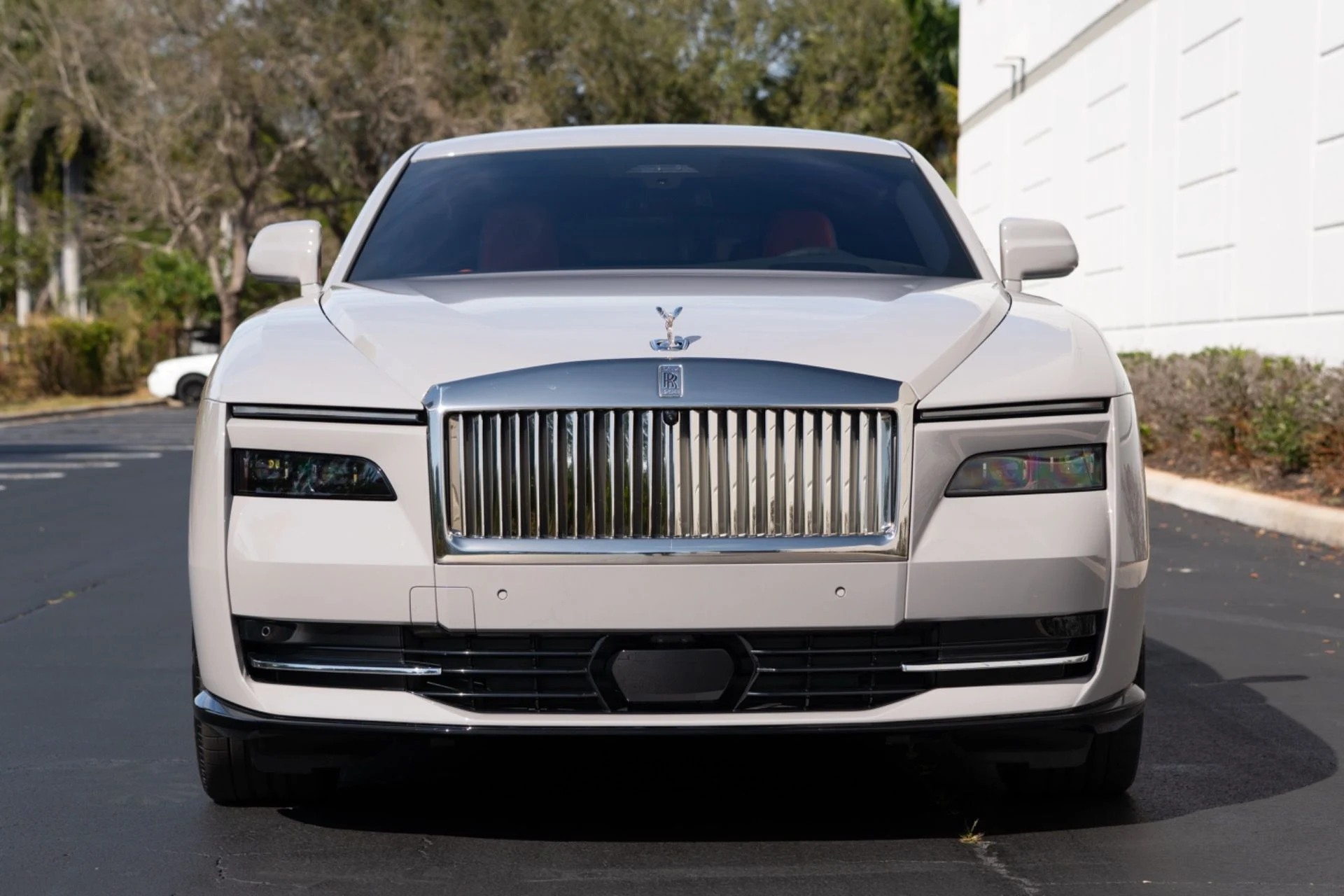 mph002_3379818212_Used_2024_Rolls_Royce_Spectre_1772250917_f5db270bce