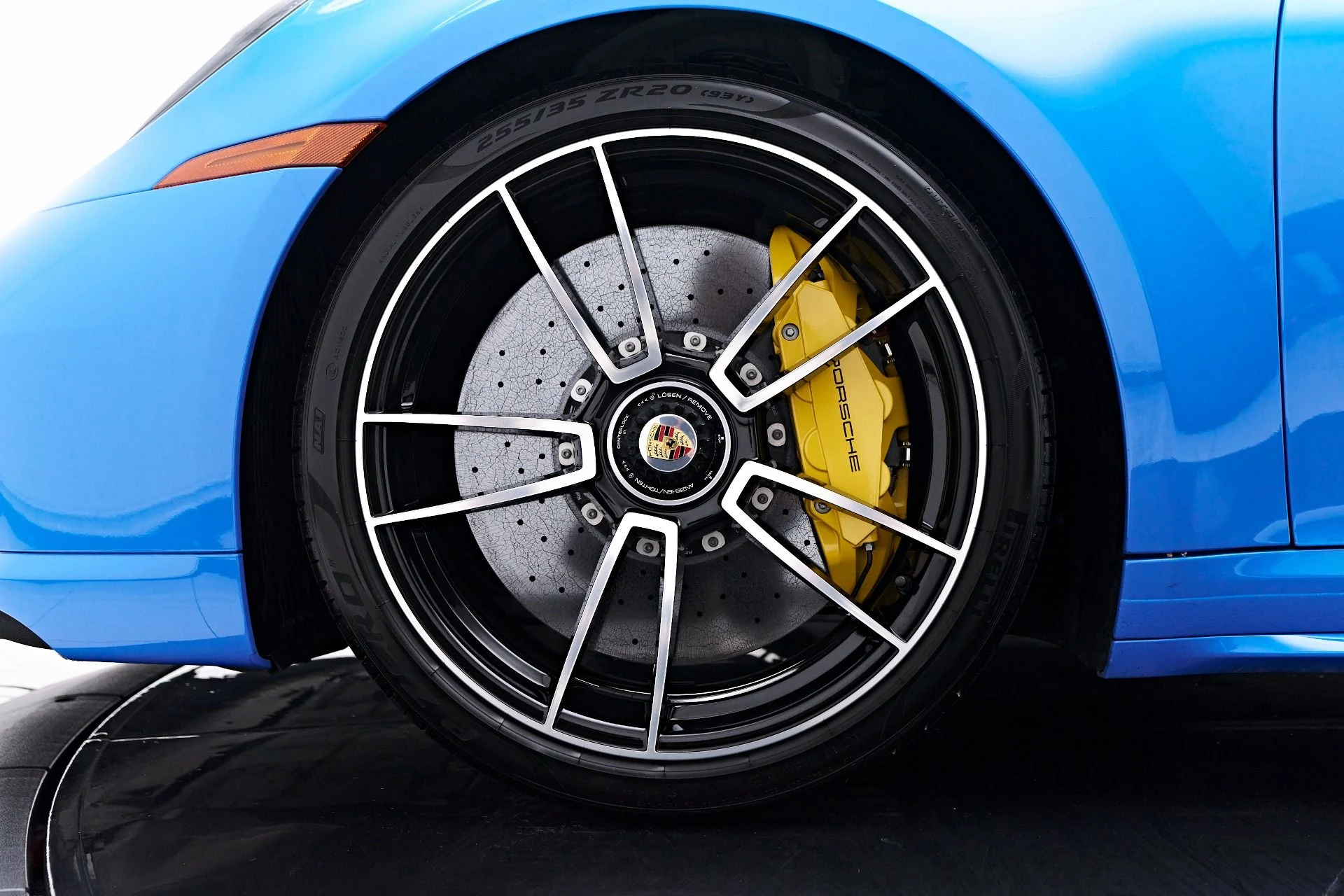 mph002_3381538997_Used_2023_Porsche_911_Turbo_S_1755219386_42e52d2dd1