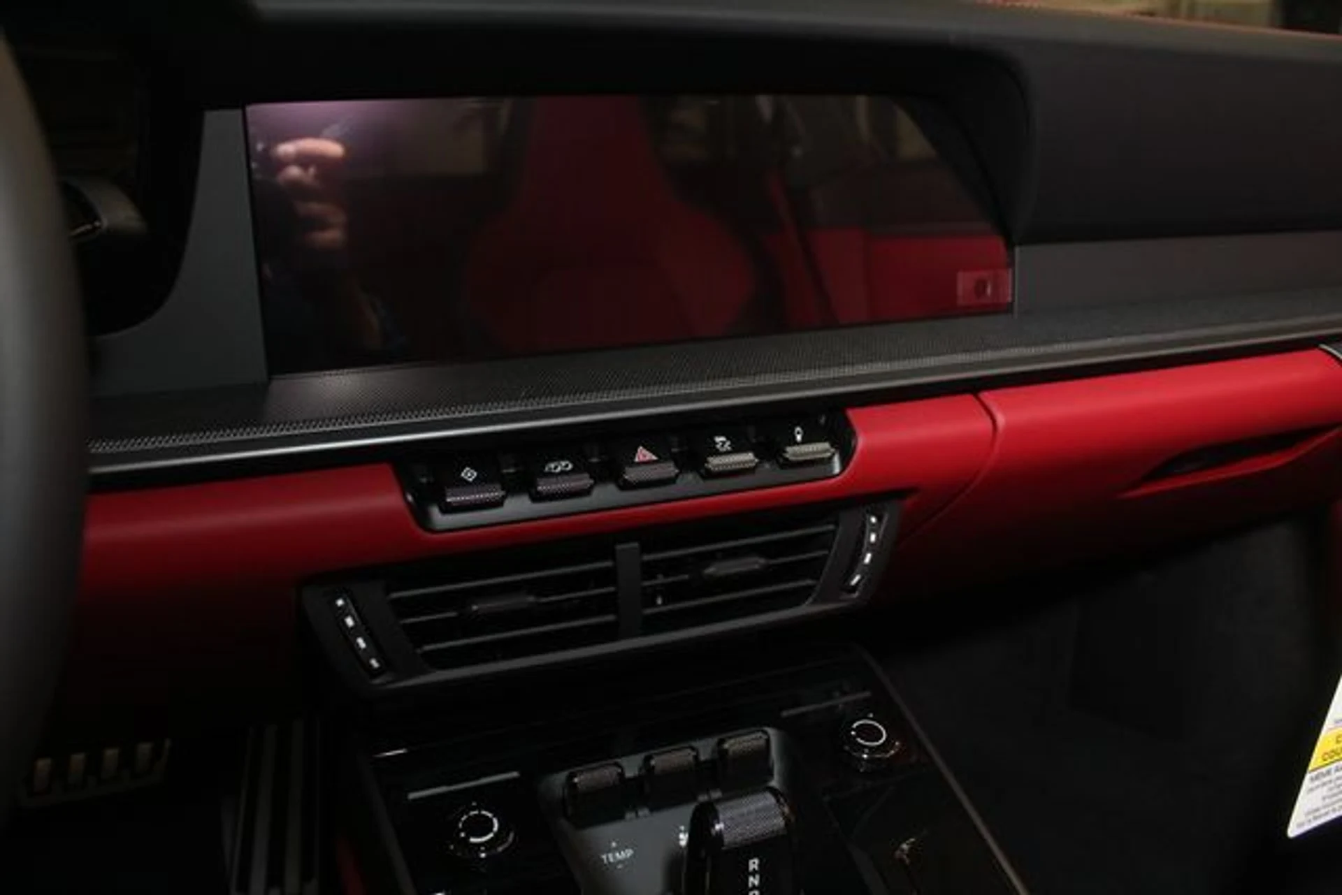 mph002_3390286588_e7f2c676b7a54ac4db9f4142a1e65949x_215698c93a