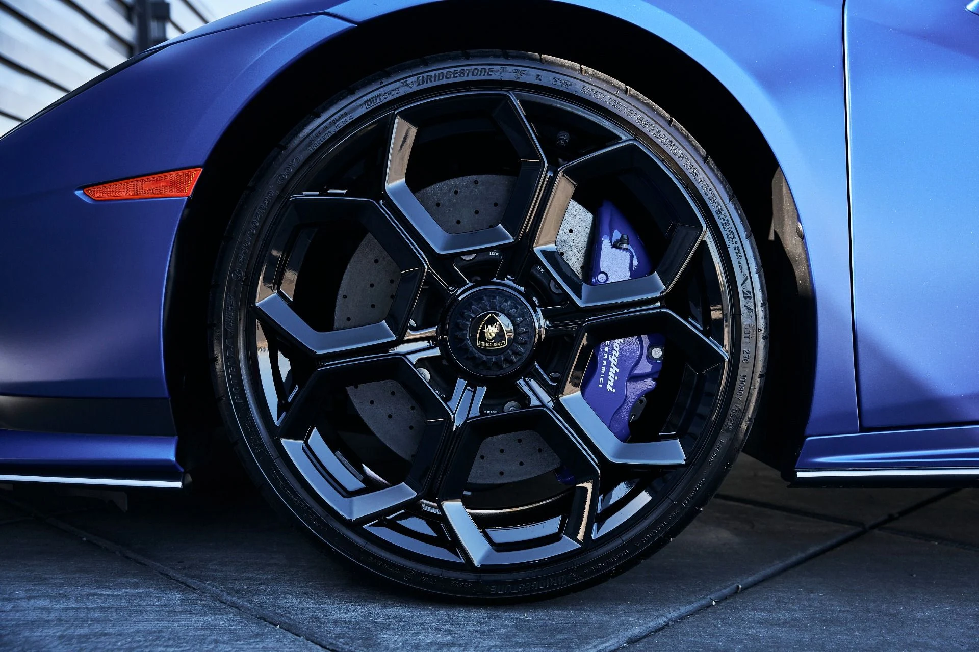 mph002_3396738281_Used_2023_Lamborghini_Huracan_Tecnica_Base_1774403120_f03e1f57bb