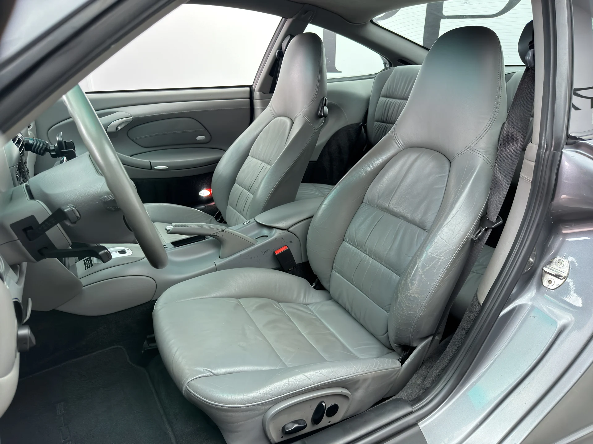 mph002_3407100868_CB_3699_interior_002_4f8c9d5944