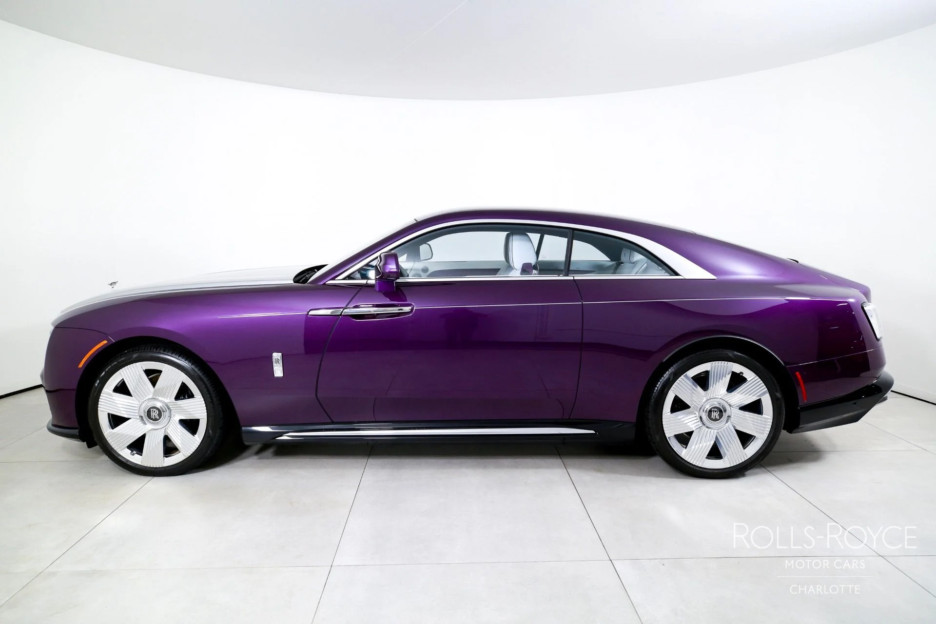 mph002_3414368473_Used_2024_Rolls_Royce_Spectre_1754591081_973f4a2d09