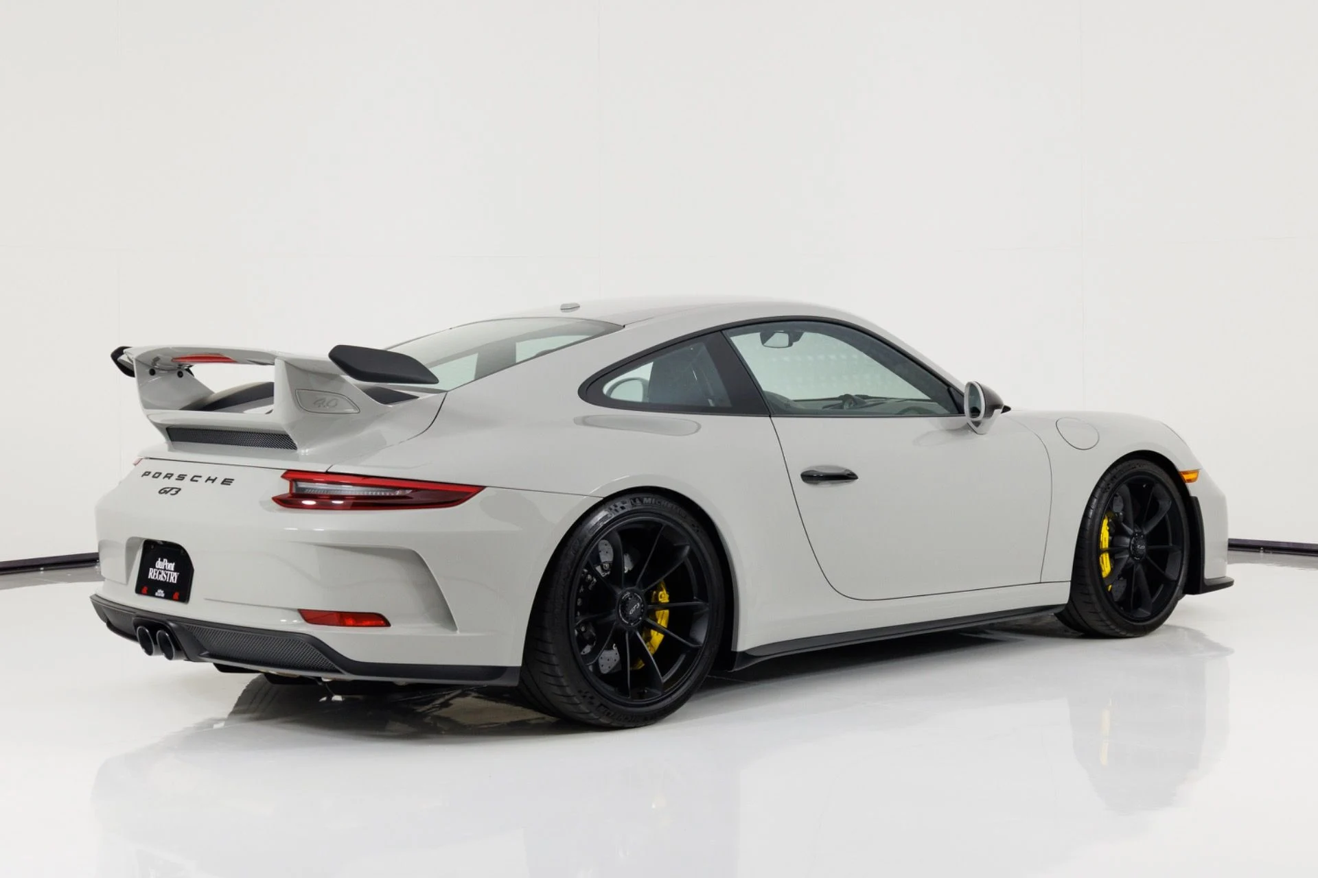 mph002_3418186851_Used_2018_Porsche_911_GT_3_1782944813_7f138633da