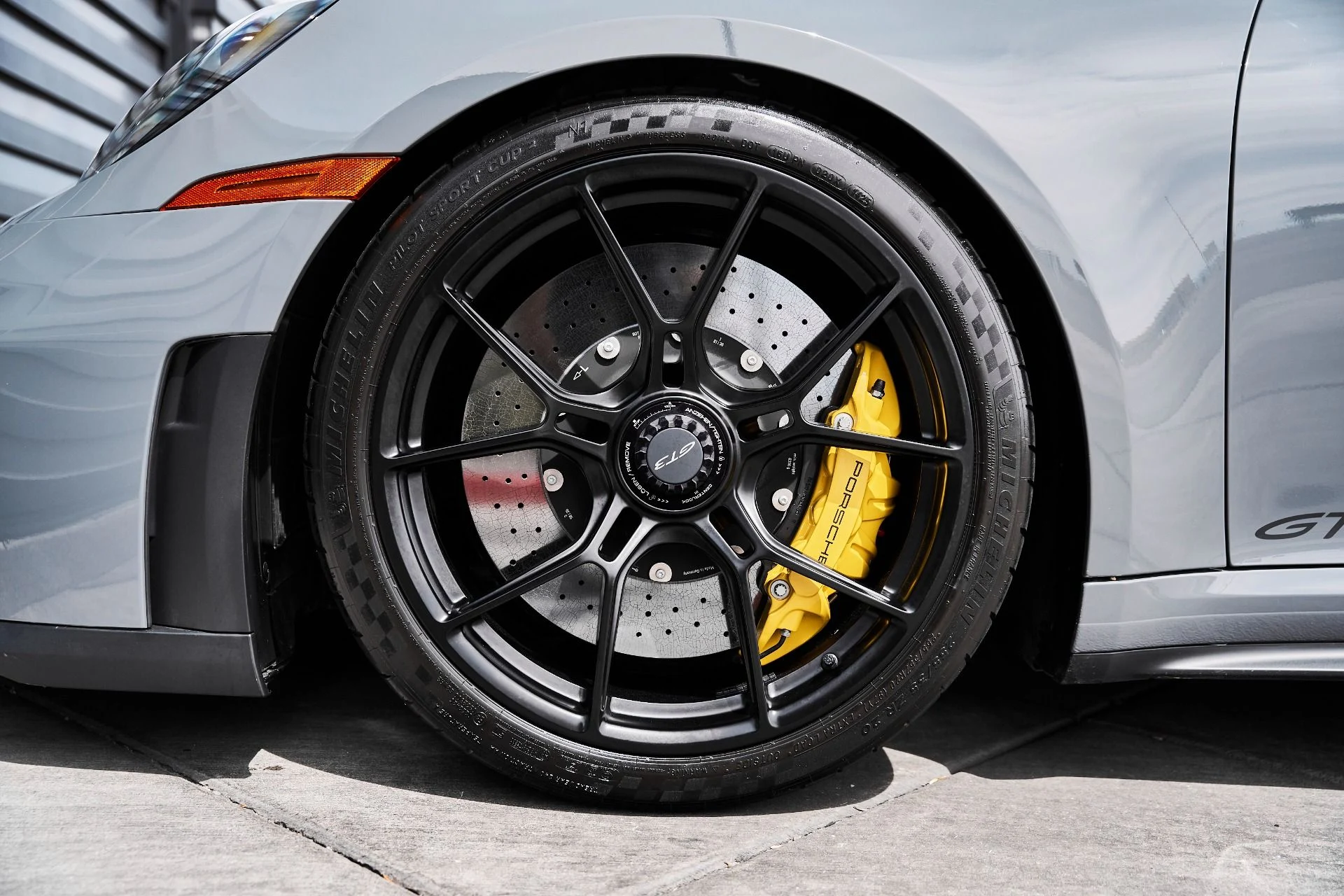 mph002_3420399665_Used_2025_Porsche_911_GT_3_1775332833_7d33ac9a03