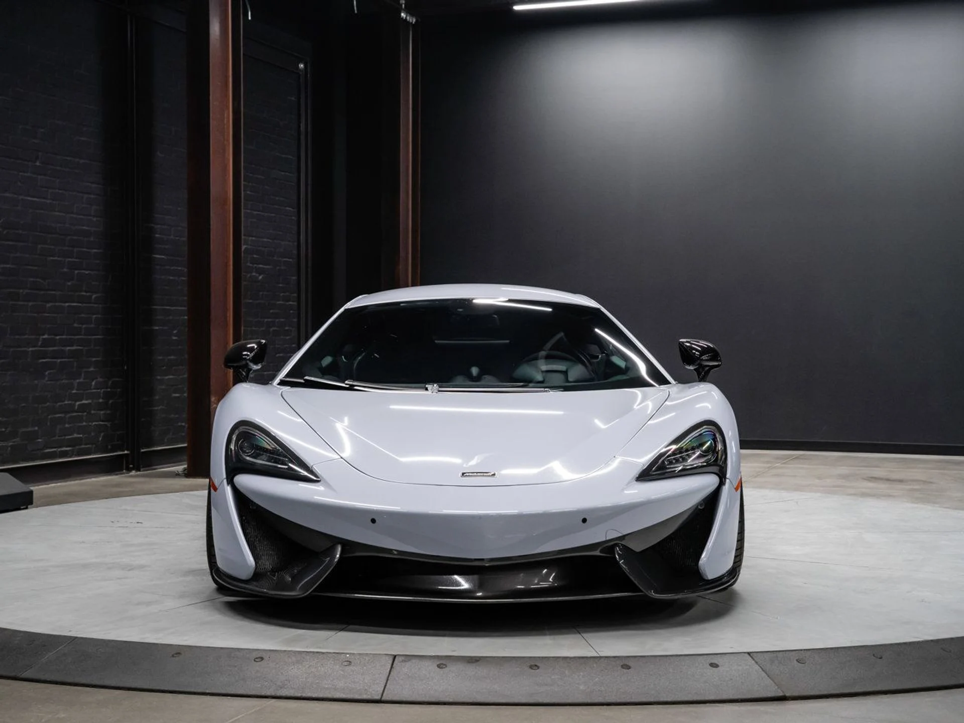 mph002_343070515_mclaren_570s_2017_ebf54b991b