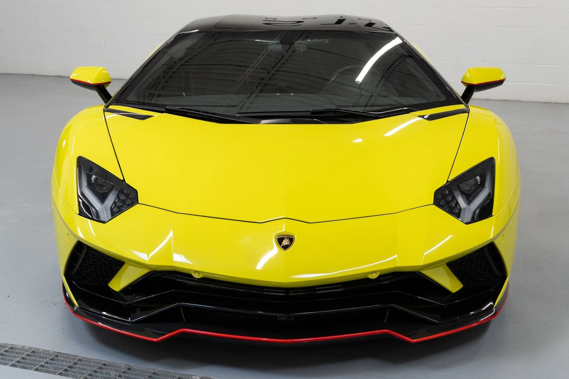 mph002_3432668379_Used_2018_Lamborghini_Aventador_LP_740_4_S_1768935849_9db63c534c
