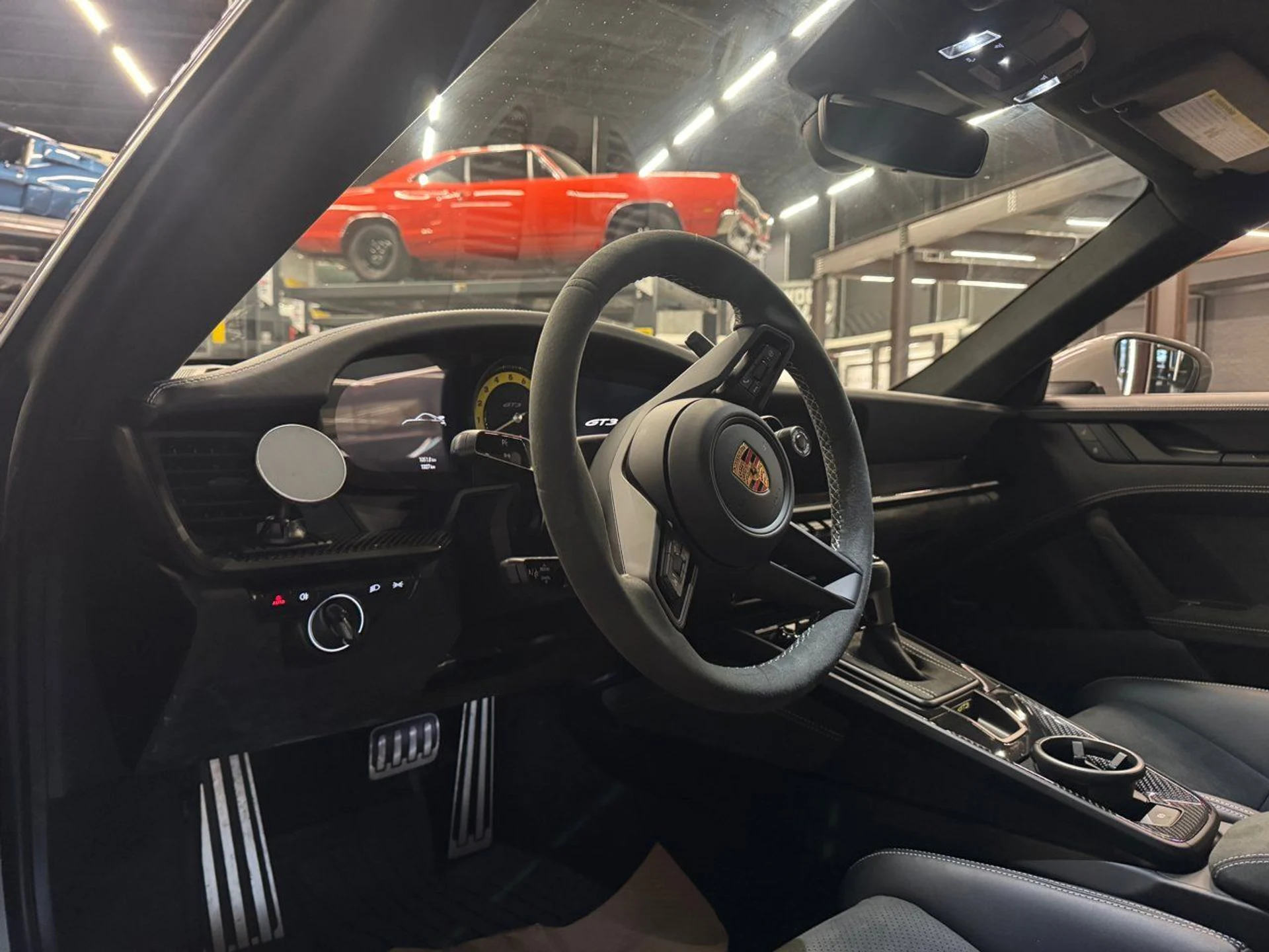 mph002_3434459059_porsche_911_2024_8254750612