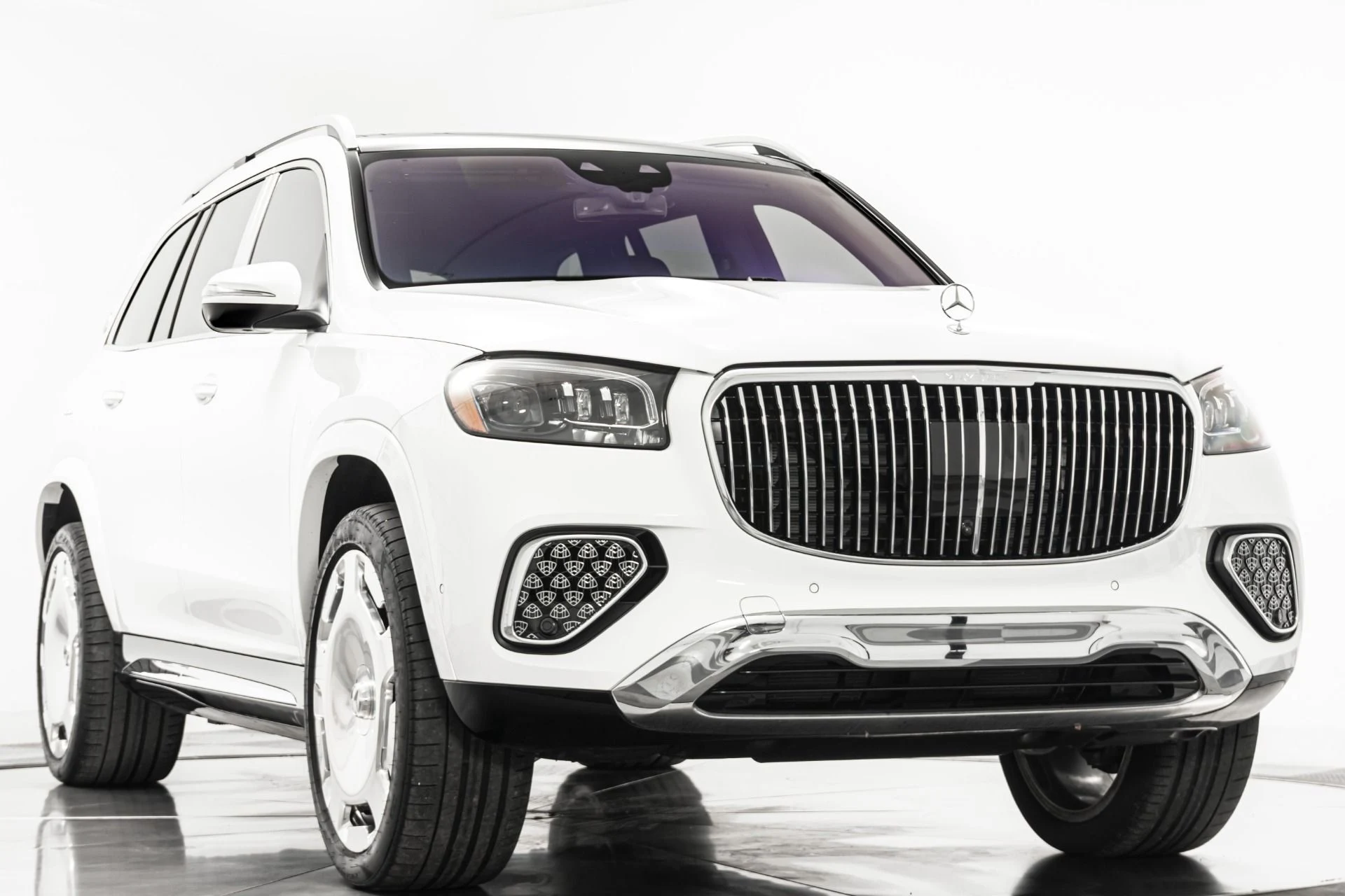 mph002_343577423_Used_2024_Mercedes_Benz_Maybach_GLS_600_4_MATIC_4_Seat_Configuration_Rear_Seat_Entertainment_1776281488_5aad5ccf08