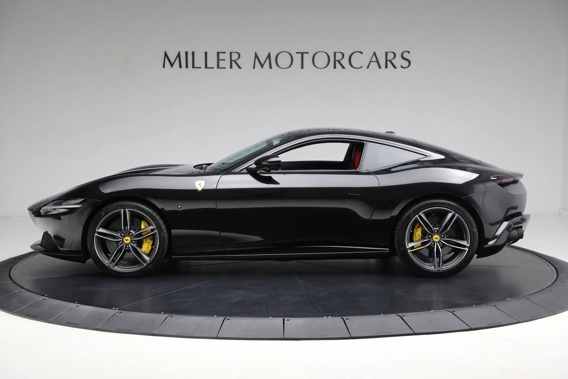 mph002_3441733372_Used_2022_Ferrari_Roma_1707749900_120f32eca7