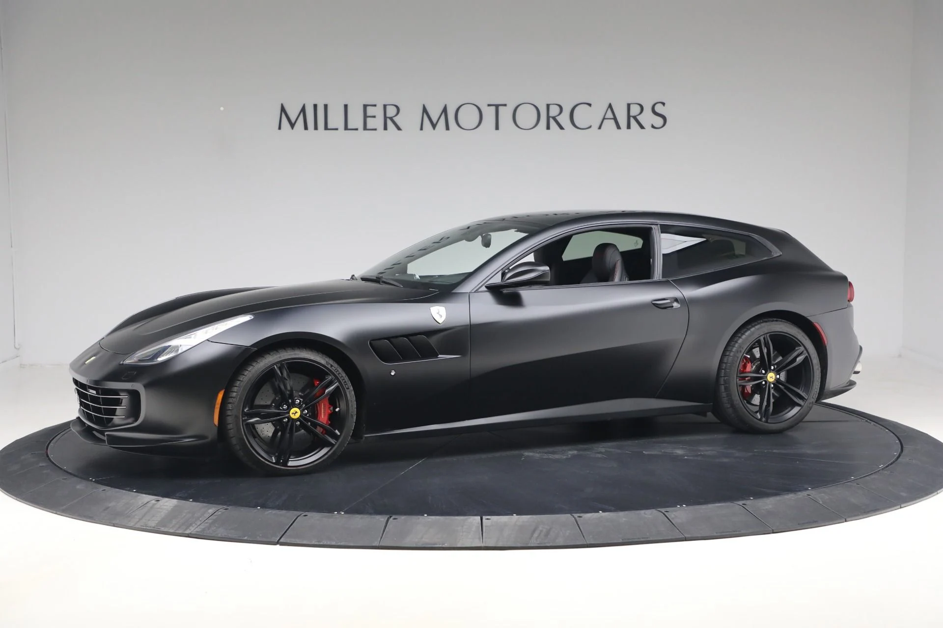 mph002_3448245564_Used_2018_Ferrari_GTC_4_Lusso_1787858853_1d712d1d9e