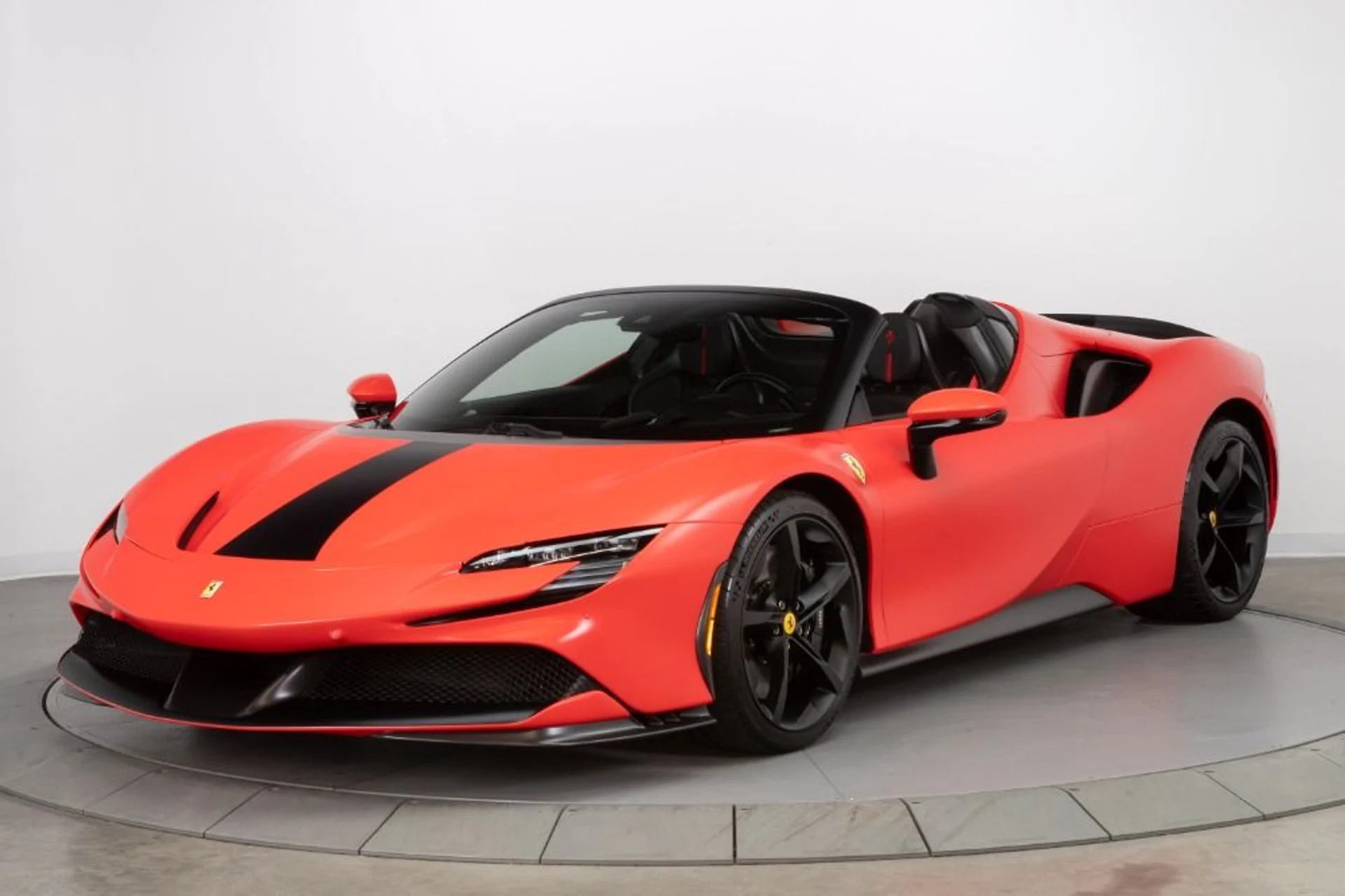 mph002_3455930424_Used_2022_Ferrari_SF_90_Spider_15000587cc