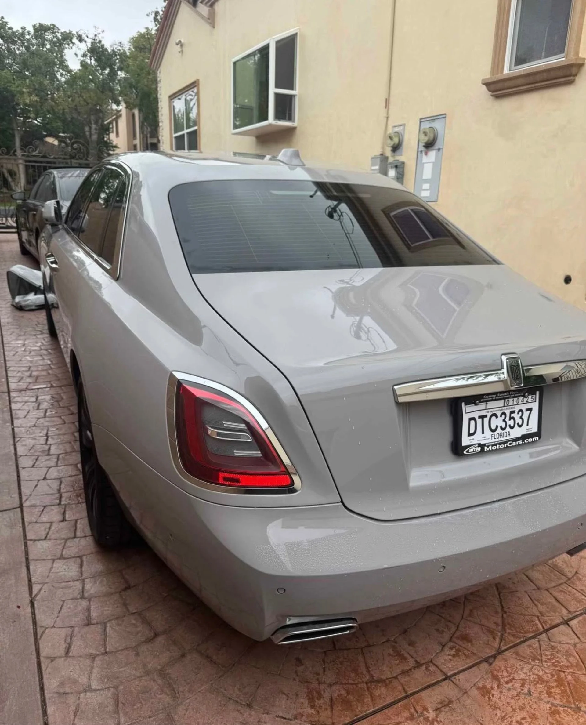 mph002_3457104346_Used_2022_Rolls_Royce_Ghost_1753300266_6c7b1d6008