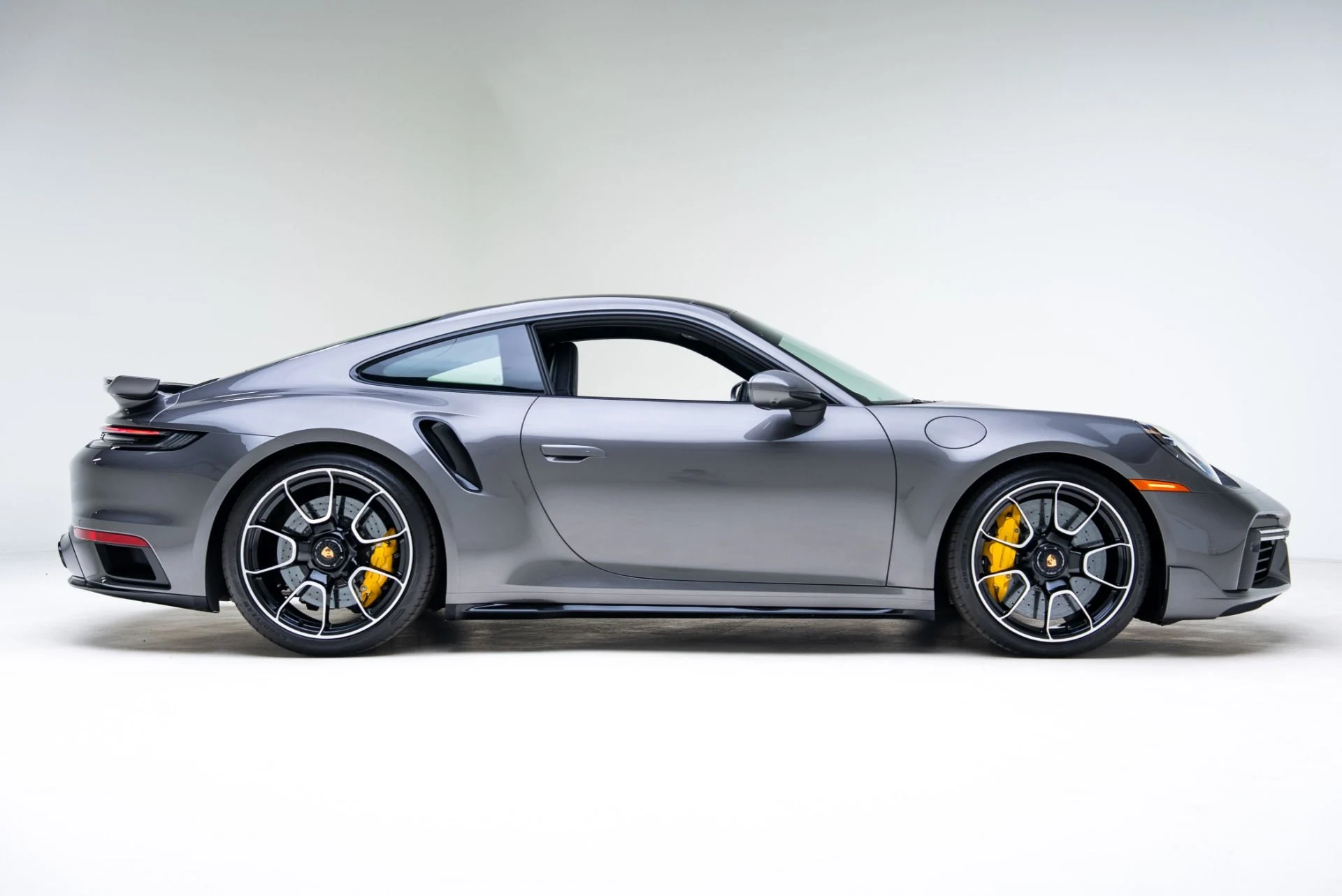 mph002_3459241689_Used_2024_Porsche_911_Turbo_S_1769194079_3e182a3f02